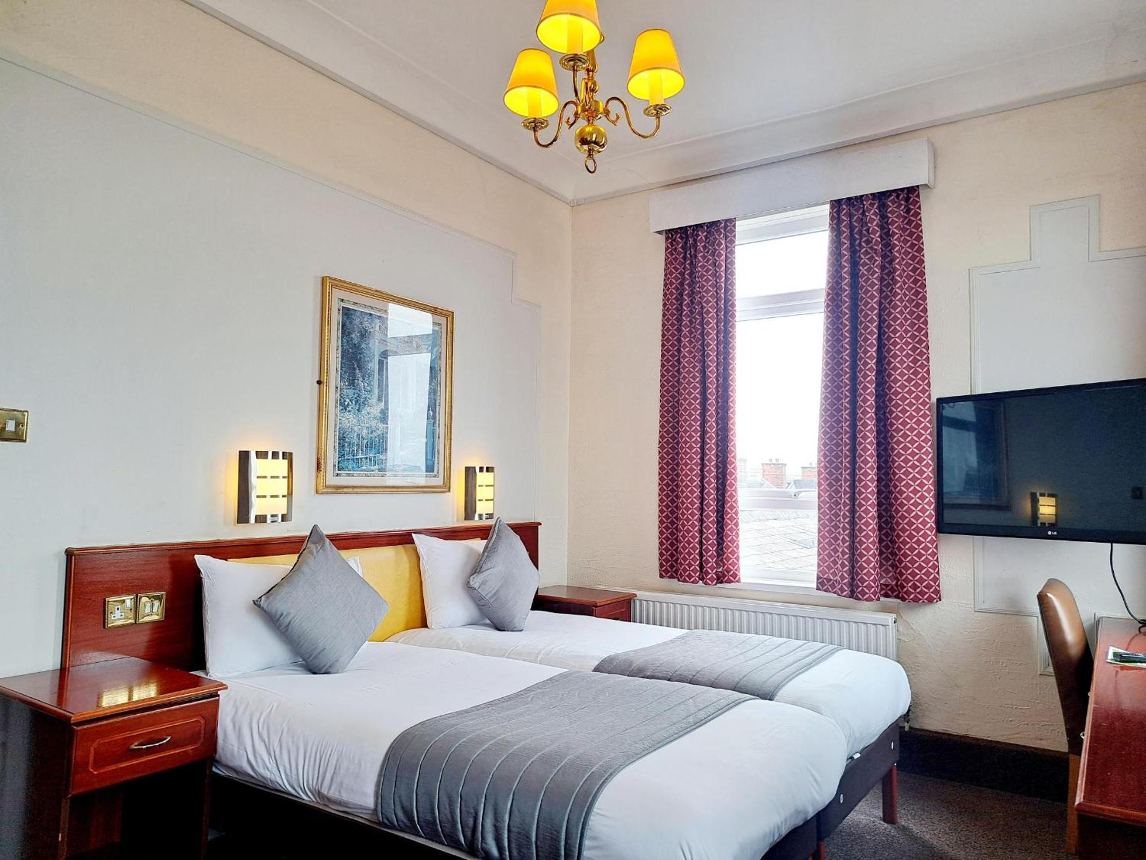Twin Room - Photo 1