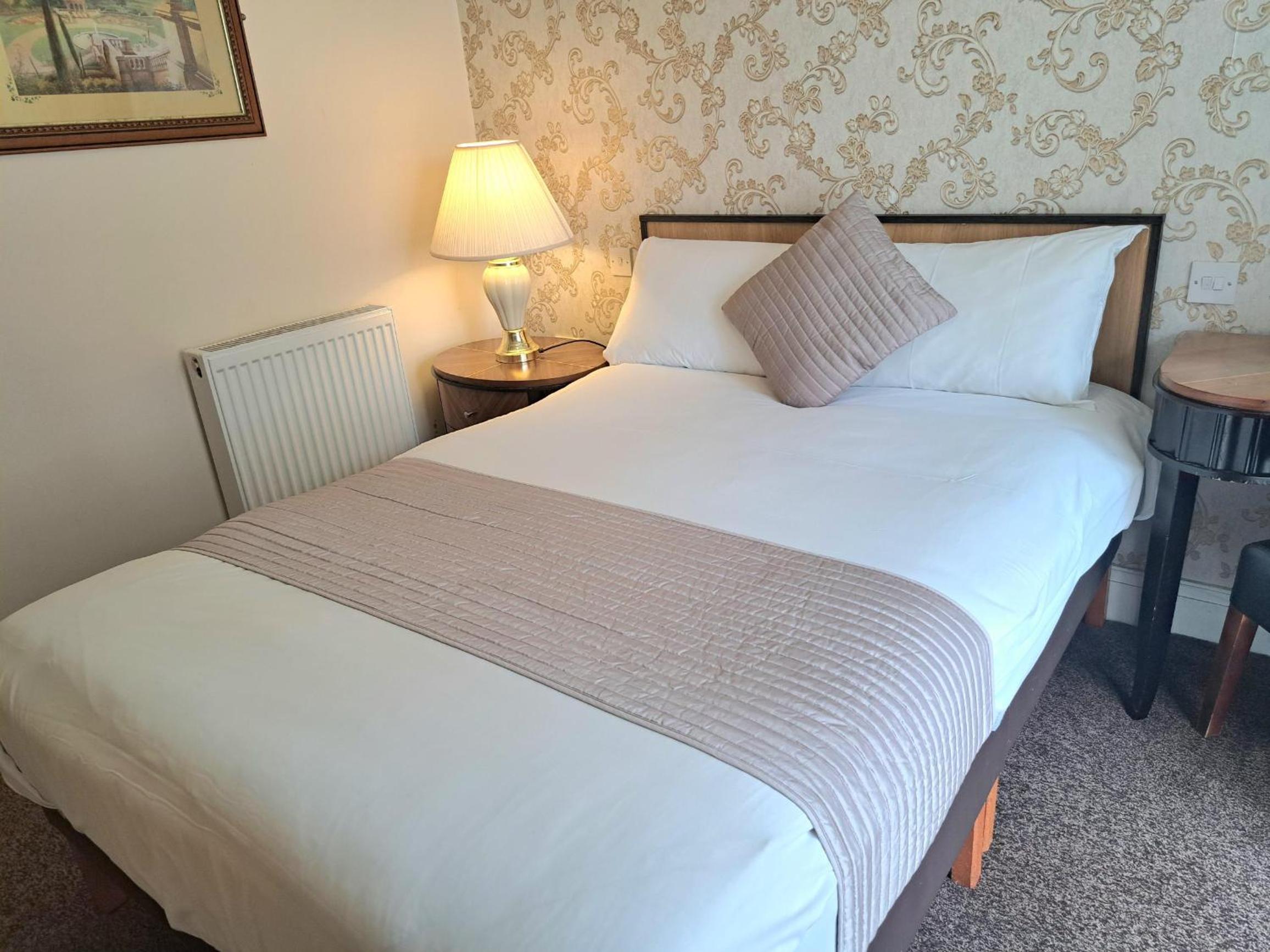 Double Room - Photo 6