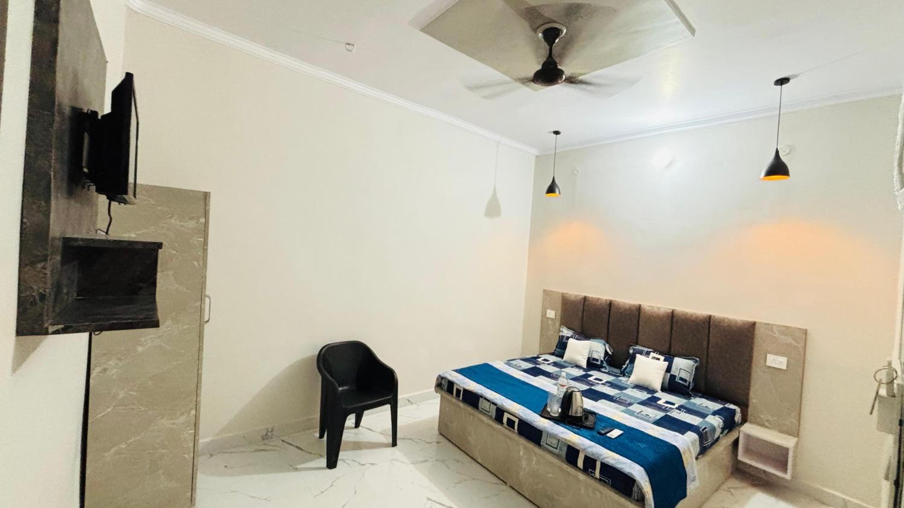 Deluxe Double Room photo 3