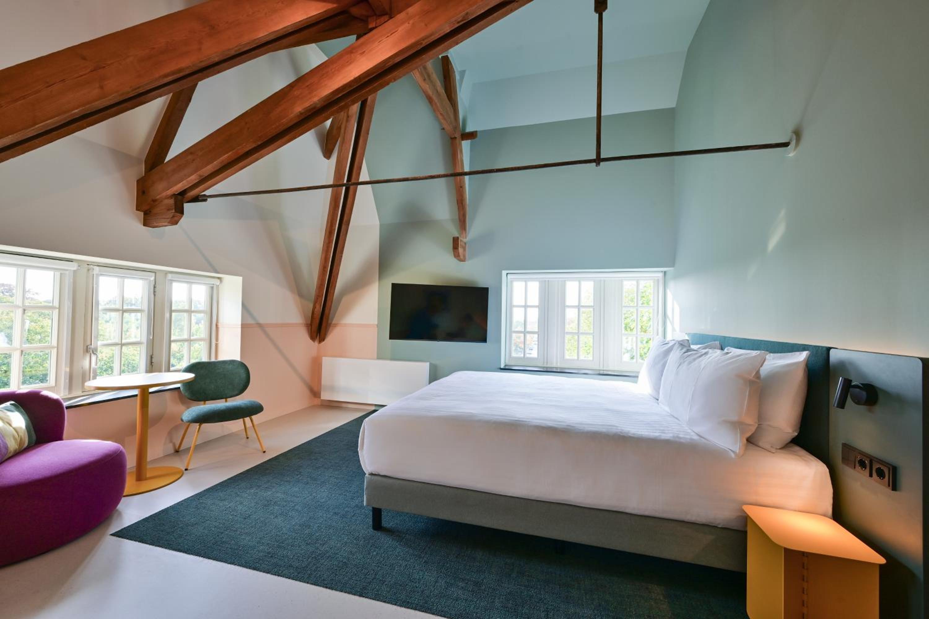 Deluxe King Room photo 2