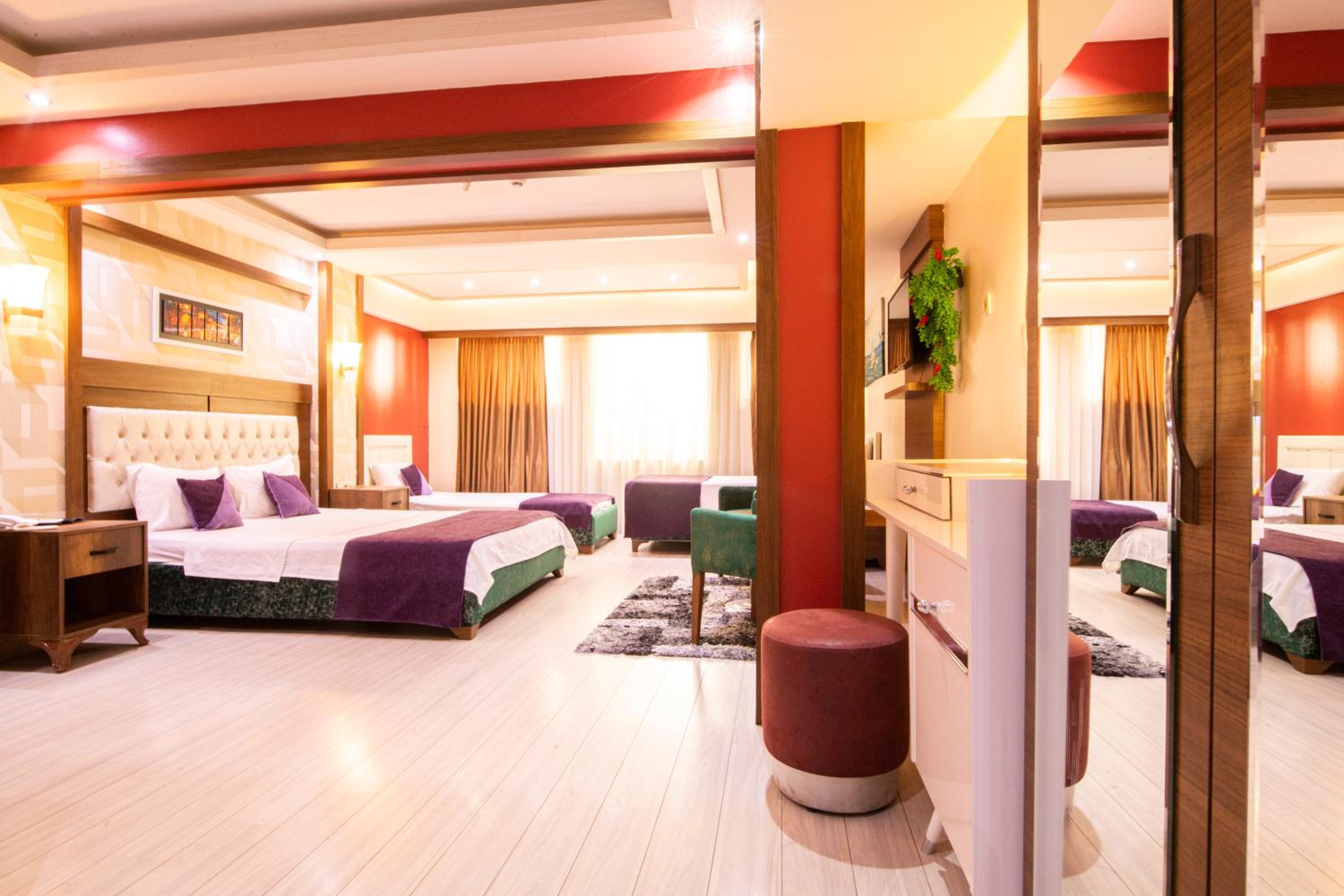 Deluxe Quadruple Room photo 3