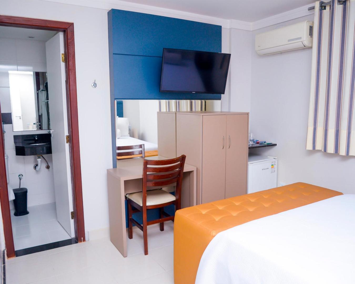 Deluxe Suite with Spa Bath photo 3