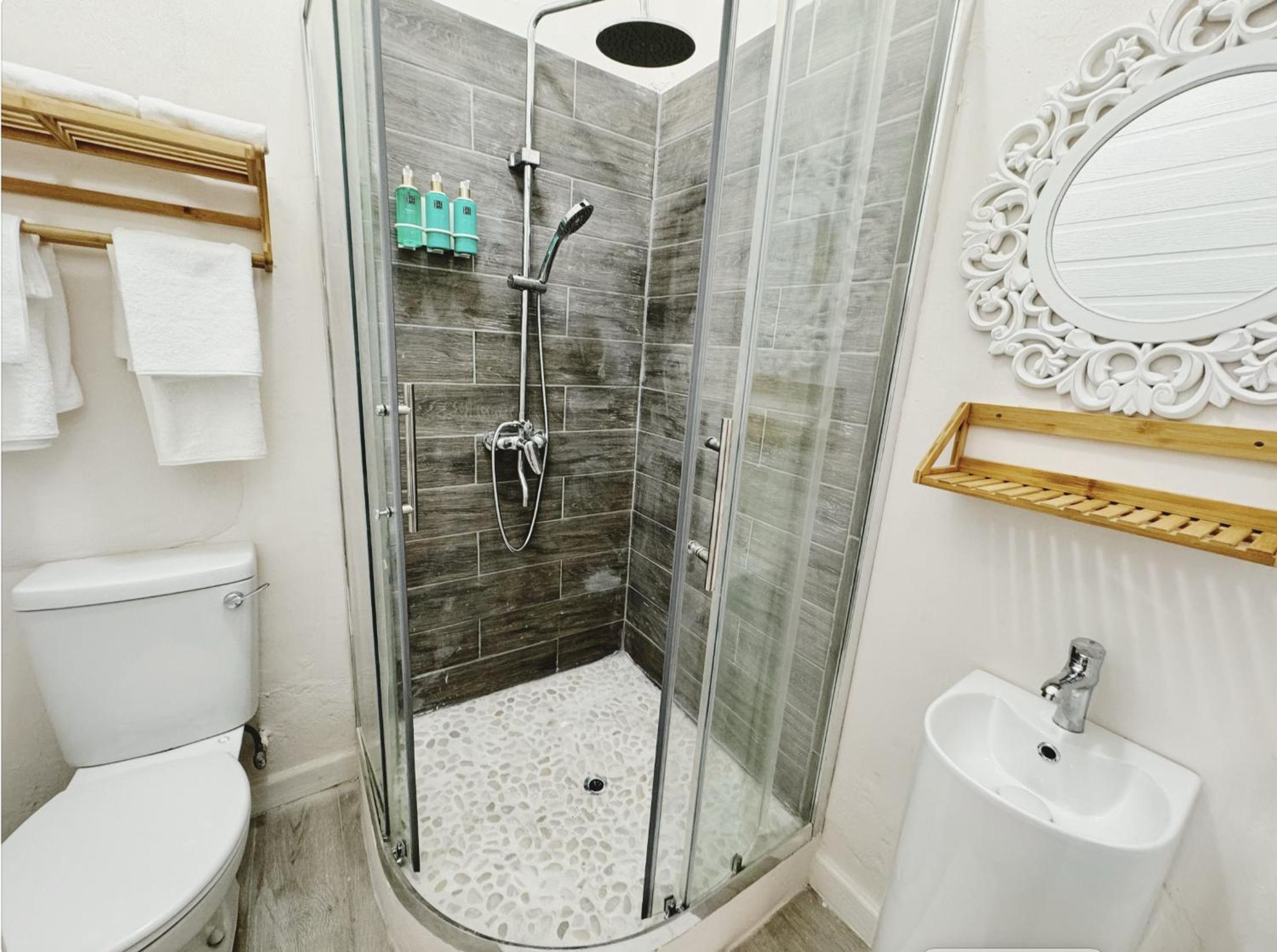 Queen Room photo 3