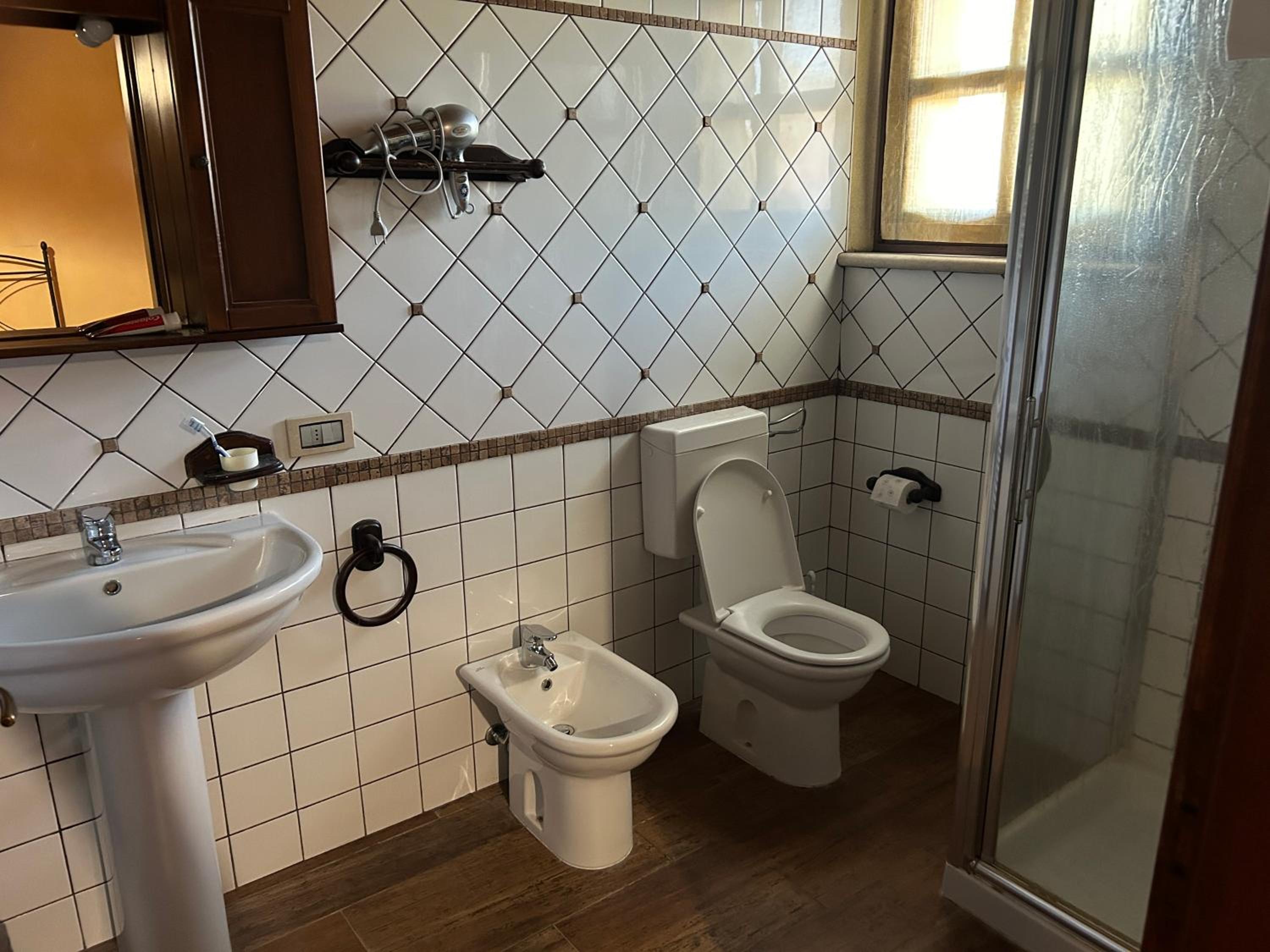 Double Room With Extra Bed photo 2
