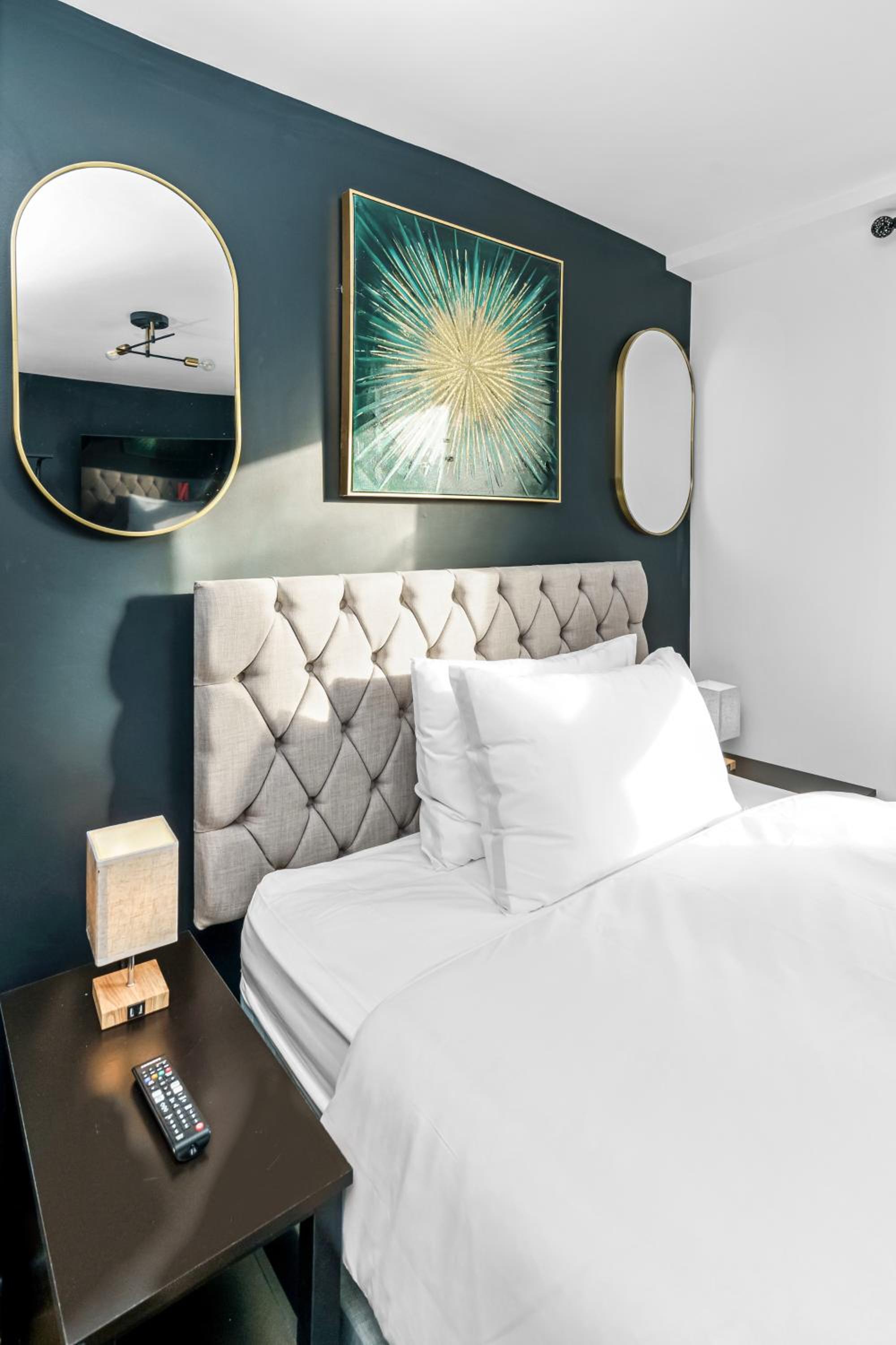 Deluxe Double Room with Shower photo 3