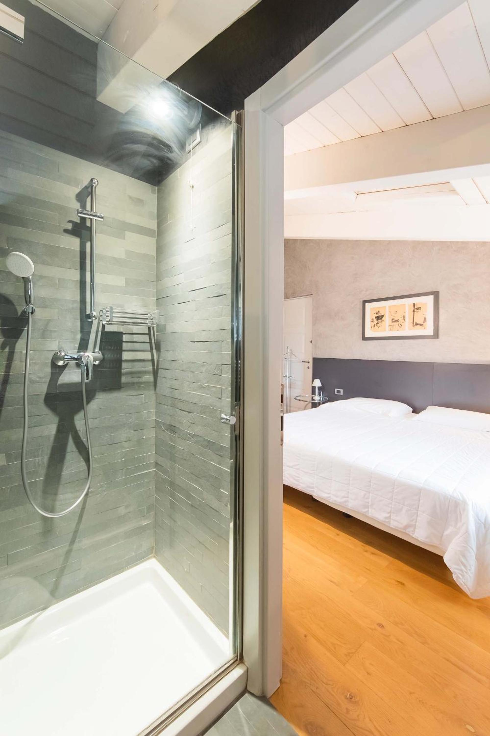 Standard Double Room - Photo 2