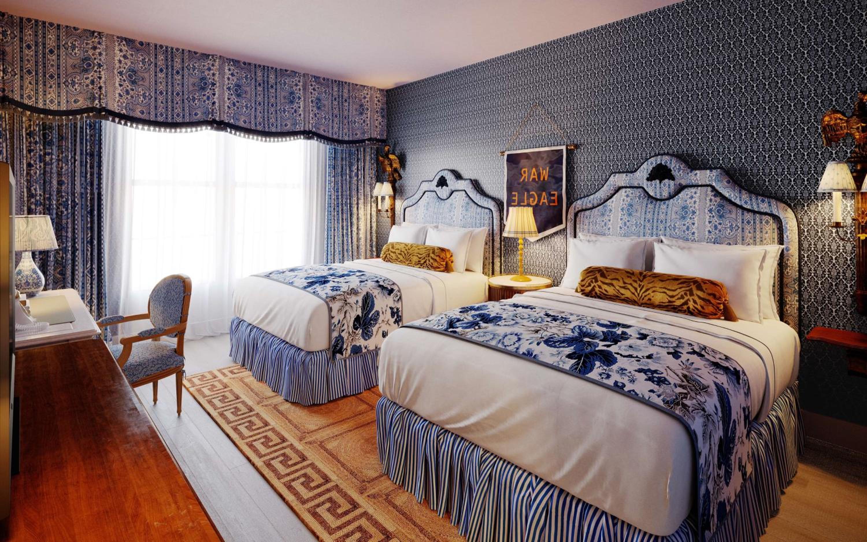Graduate Queen Room with Two Queen Beds - Photo 3