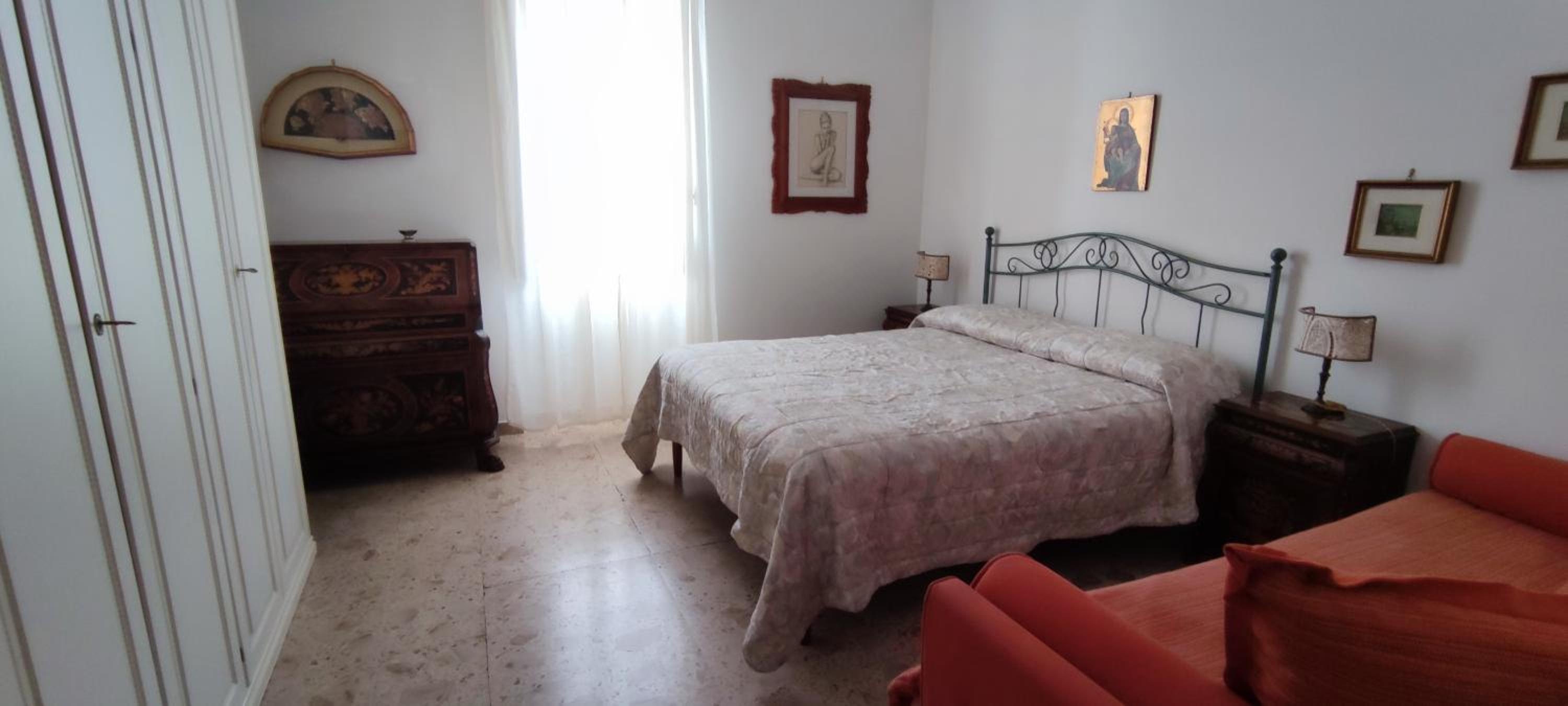 Three-Bedroom House photo 3