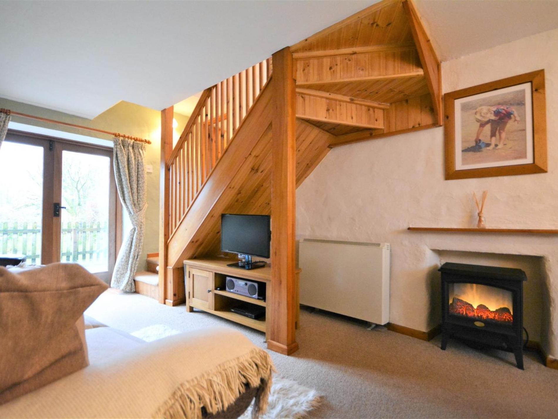 Two-Bedroom House photo 3