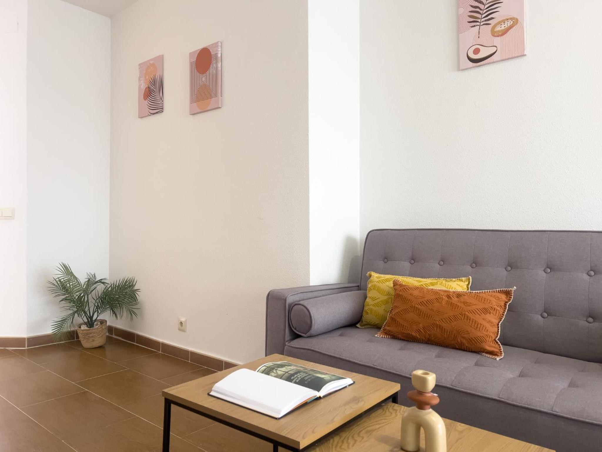 One-Bedroom Apartment photo 2