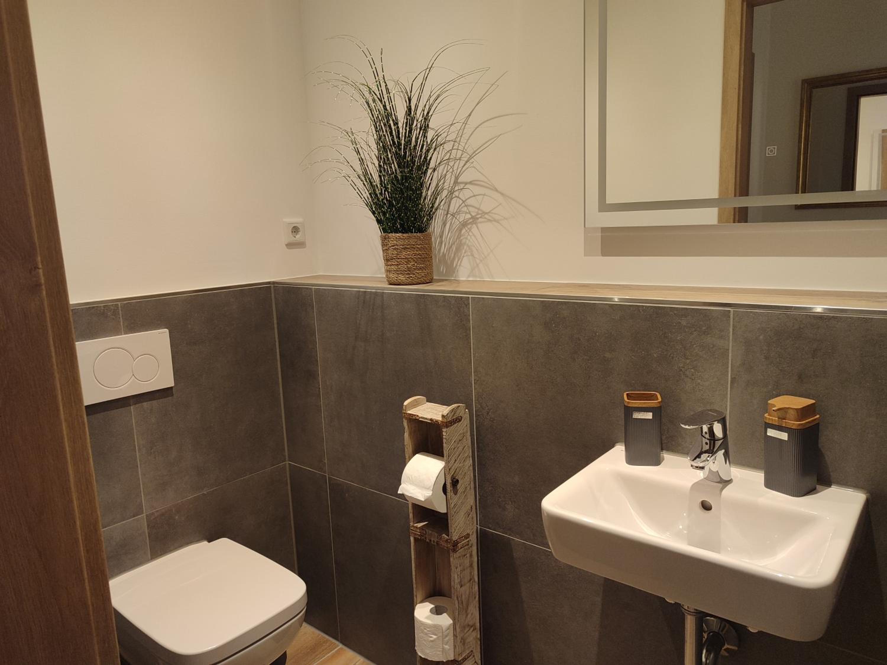 Two-Bedroom Apartment with Balcony photo 3