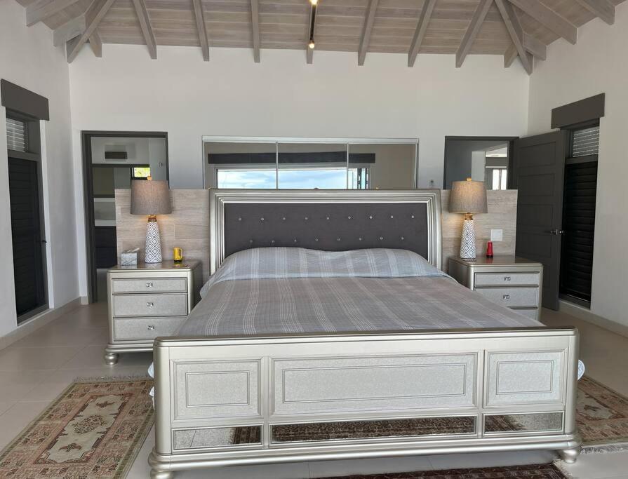 Villa photo 2