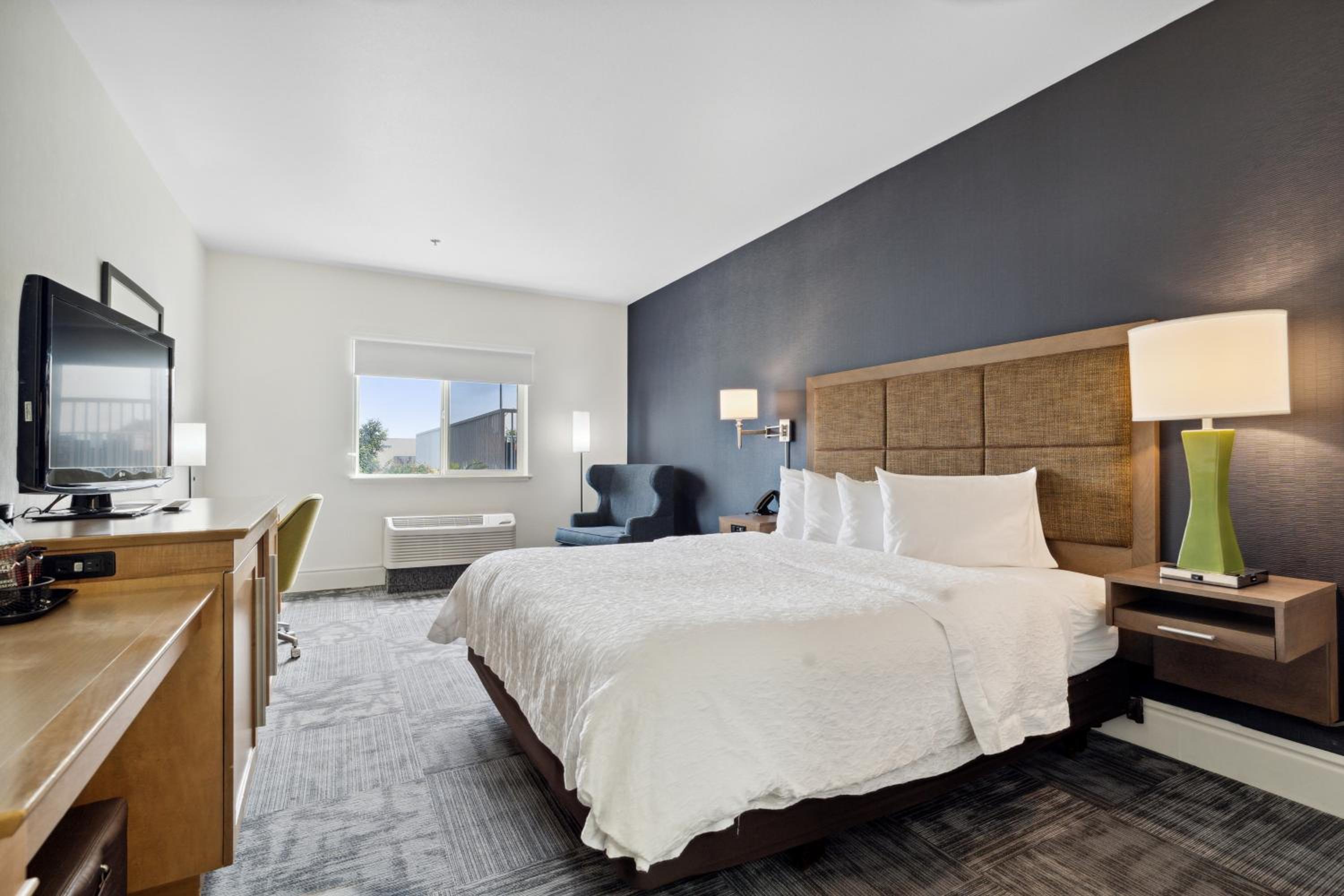 King Room - Disability Access/Non-Smoking - Photo 5
