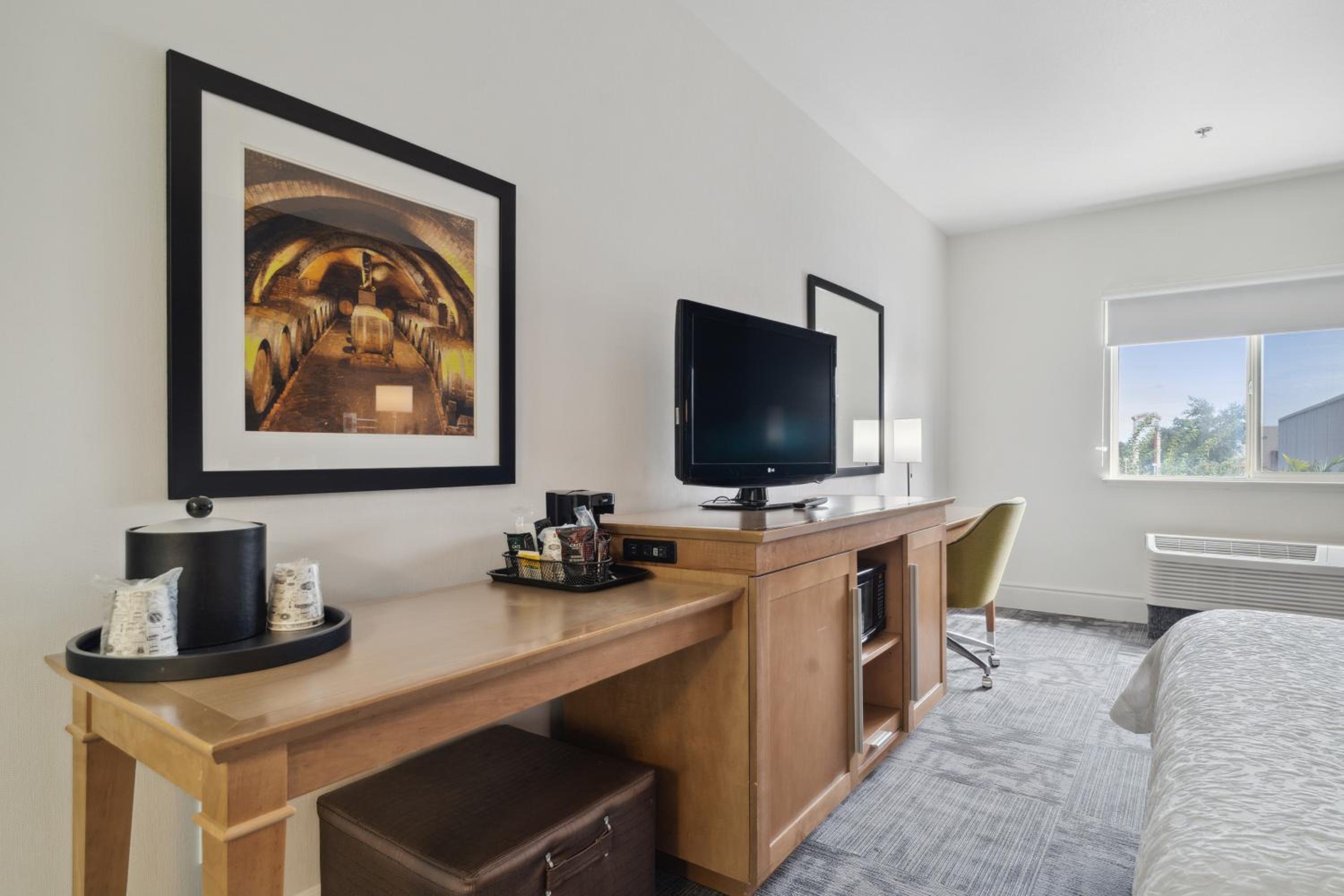 King Room - Disability Access/Non-Smoking - Photo 3
