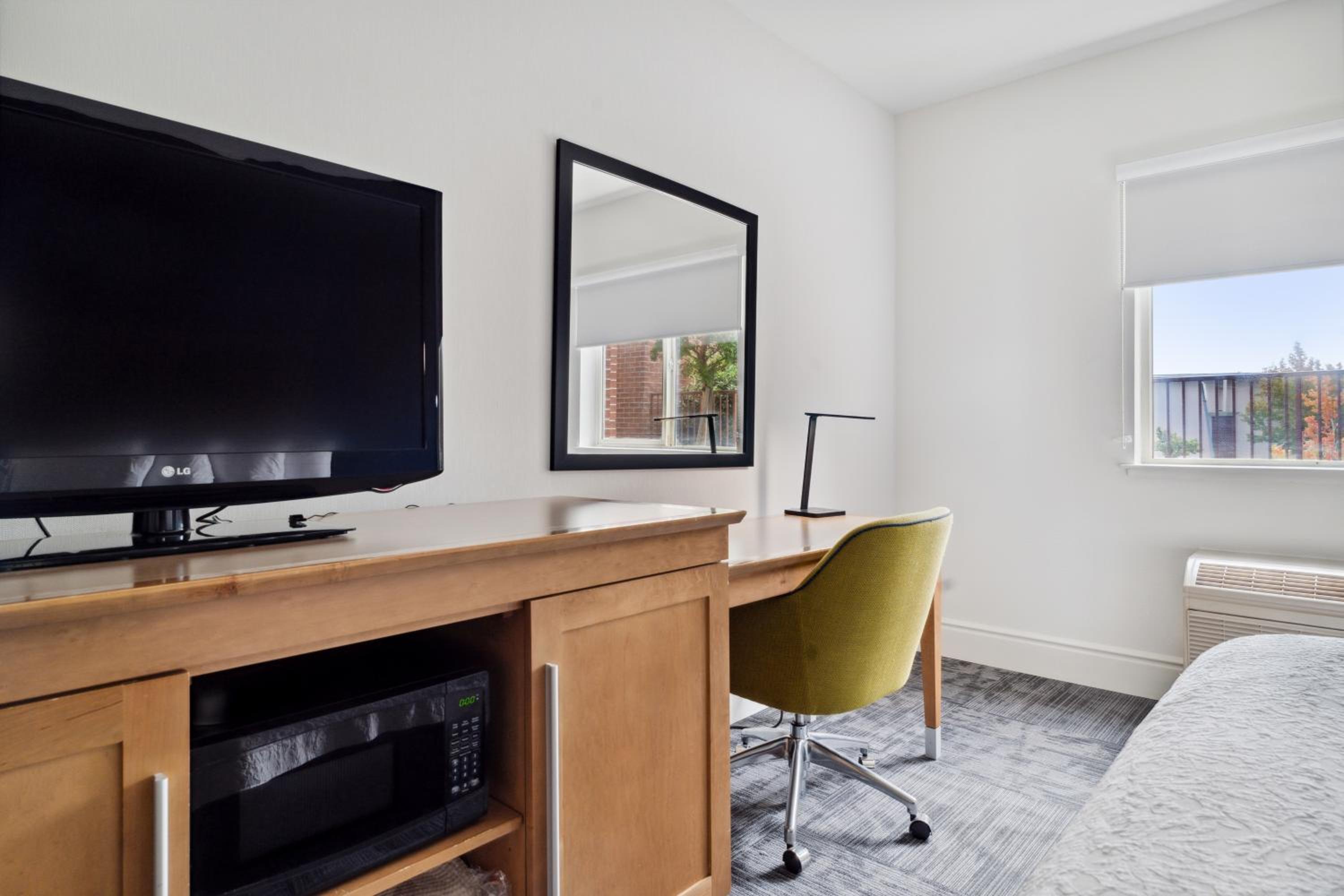 King Room - Disability Access/Non-Smoking - Photo 21