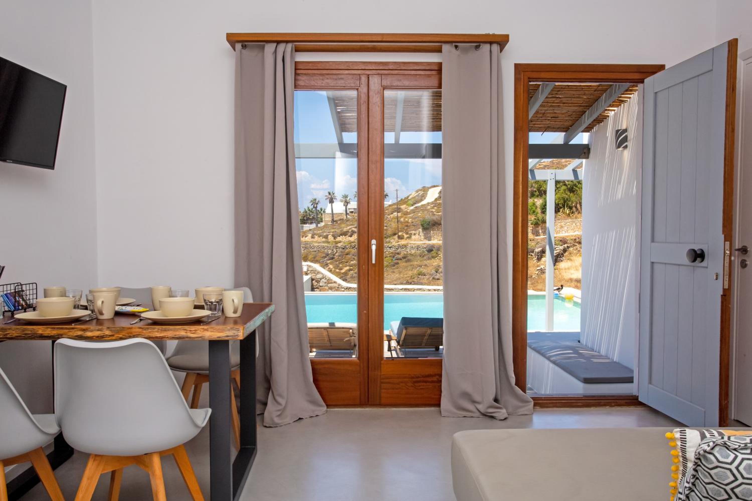 Junior Suite with Pool View