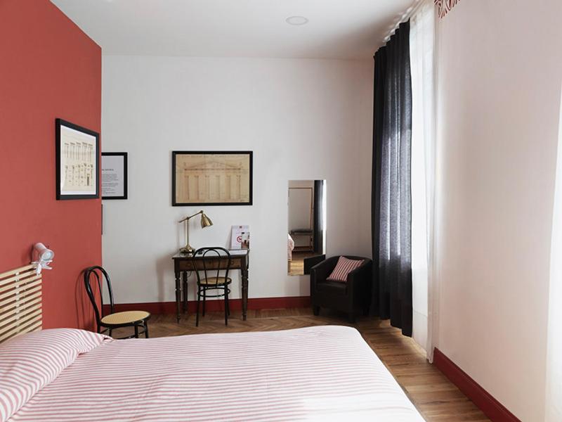 Large Double Room - Photo 5