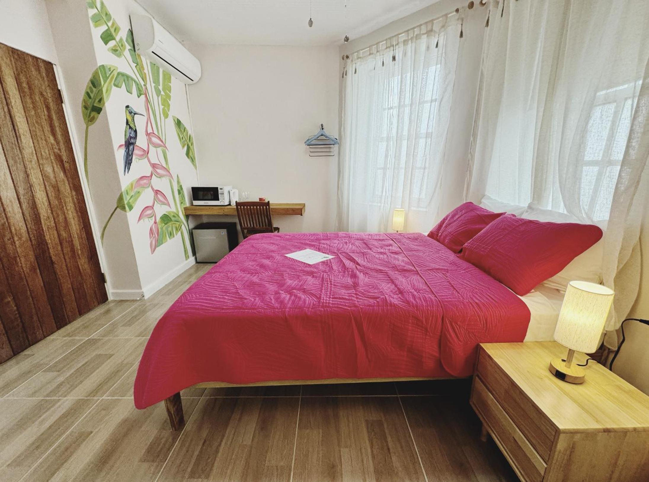 Queen Room photo 1
