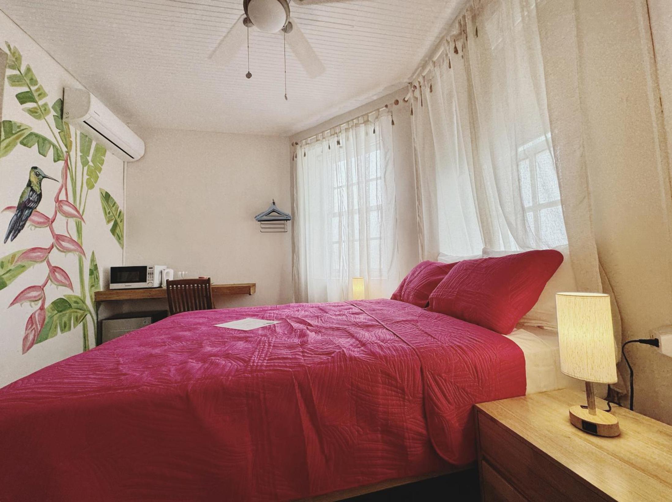 Queen Room photo 3
