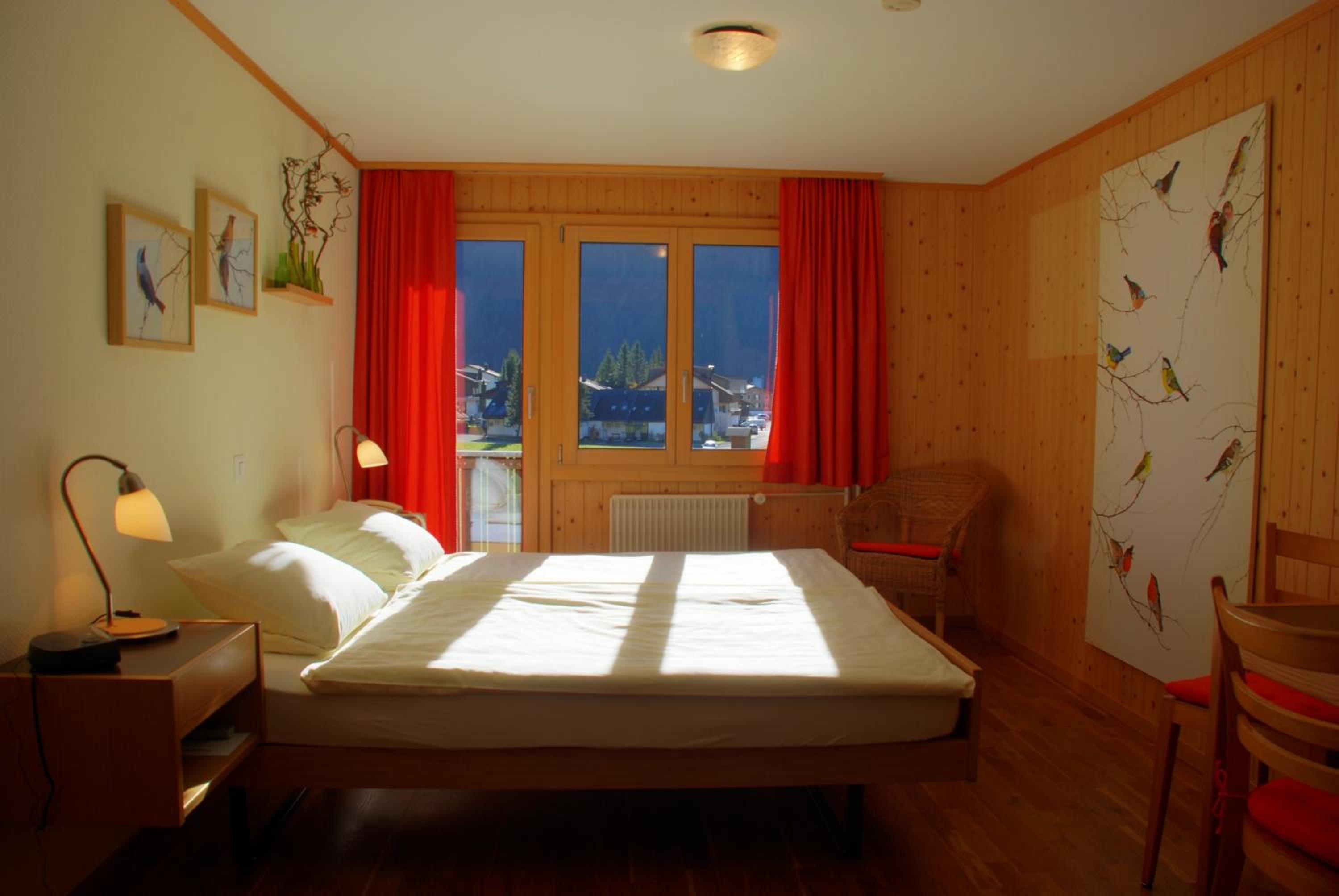 Medium Double Room - Photo 2