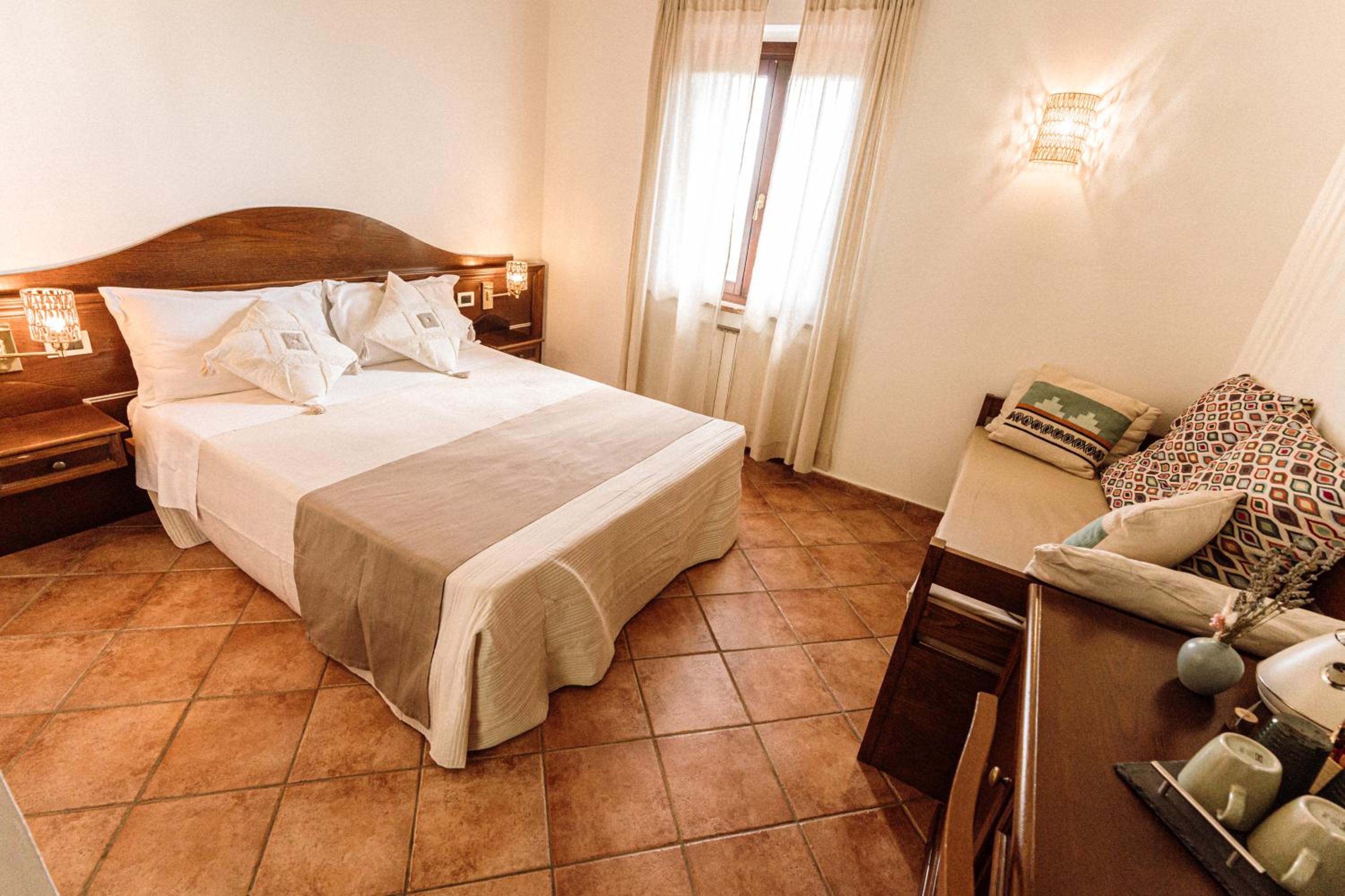 Deluxe Double Or Twin Room With Mountain View photo 2