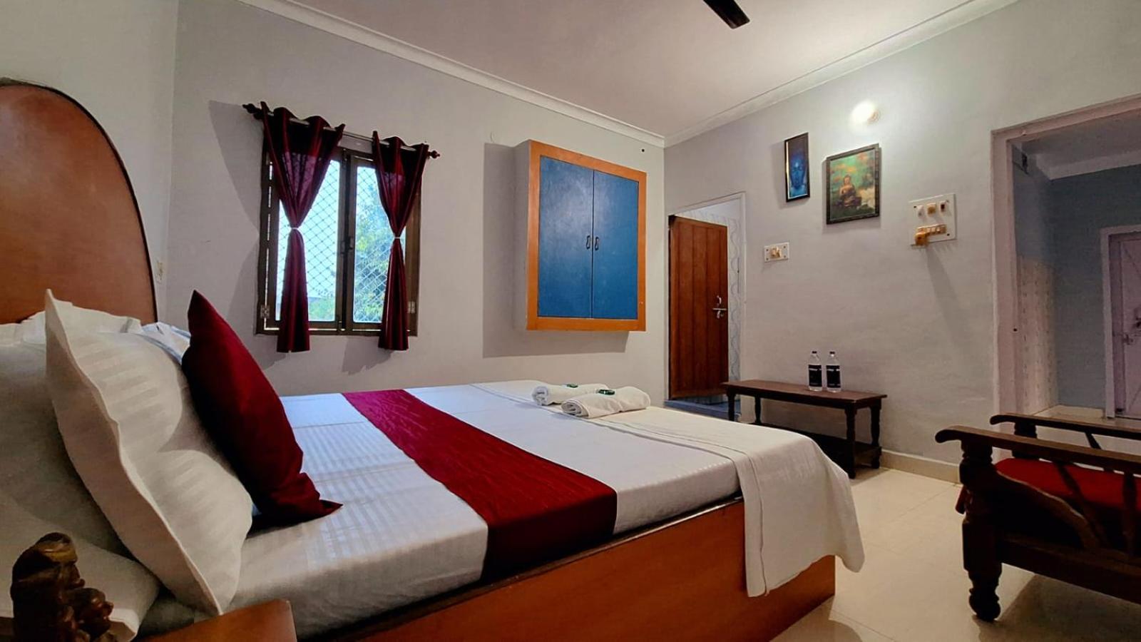 Standard Double Room with Fan photo 1