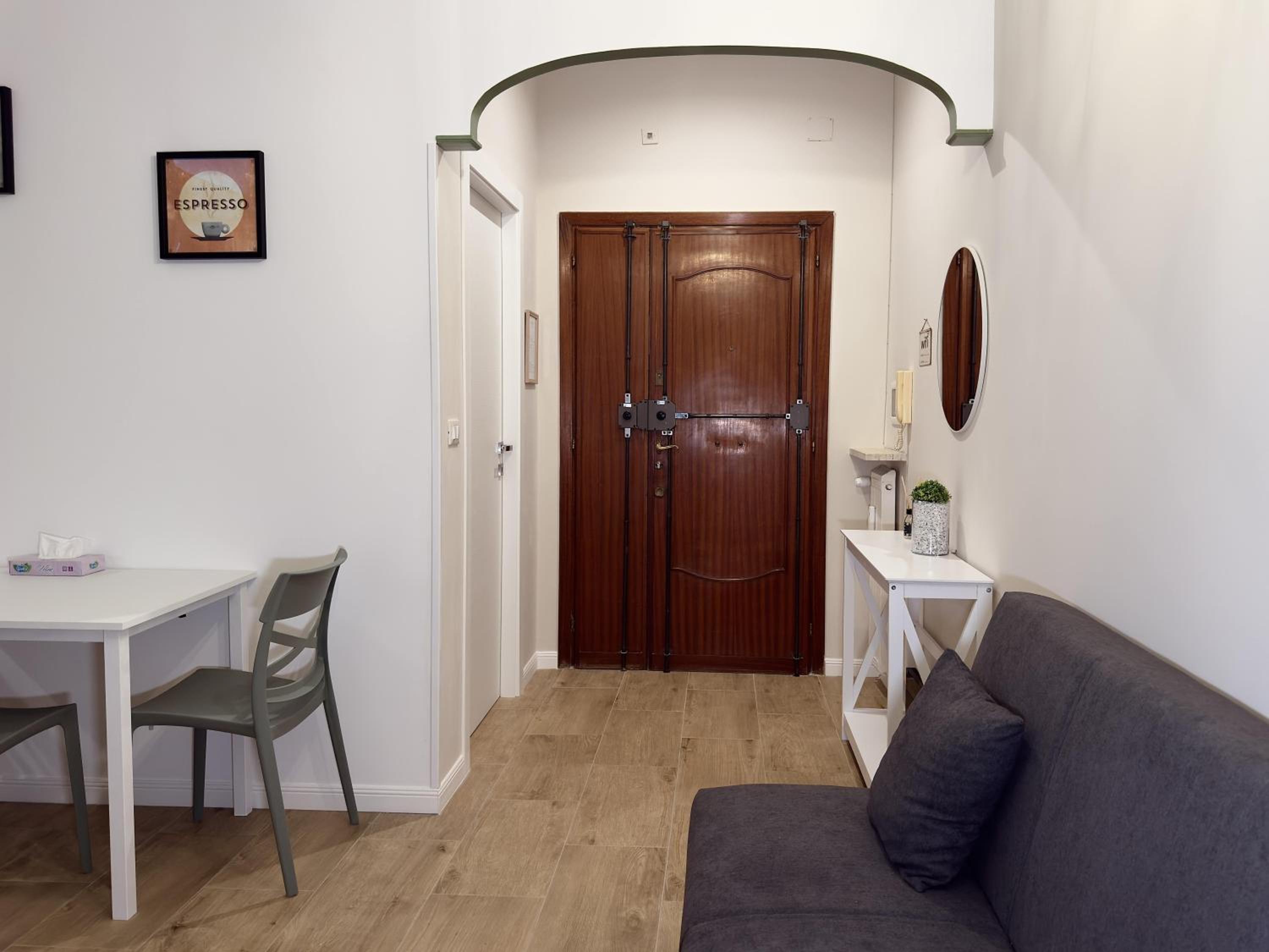 Apartment photo 2