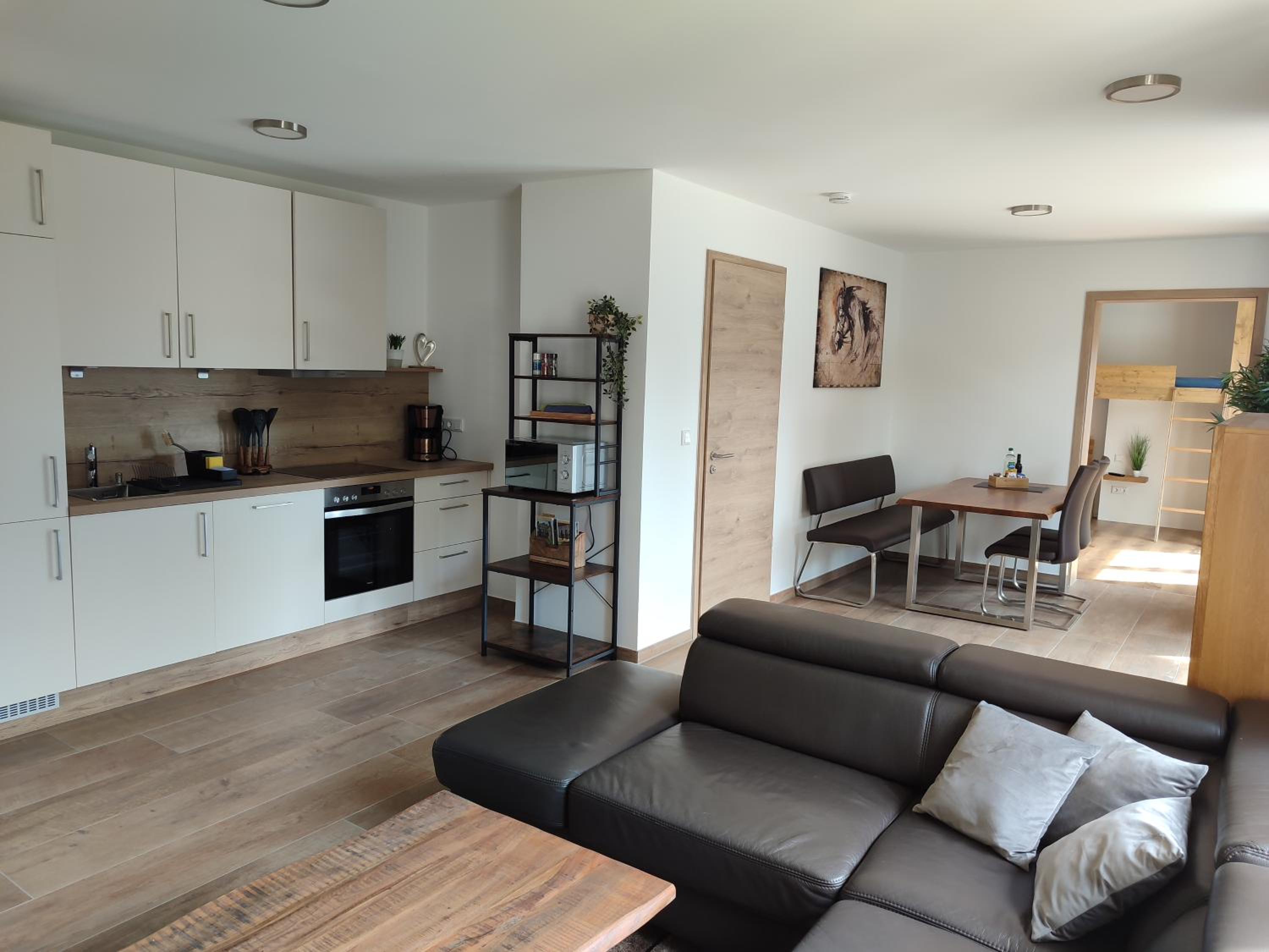 One-Bedroom Apartment with Balcony photo 3