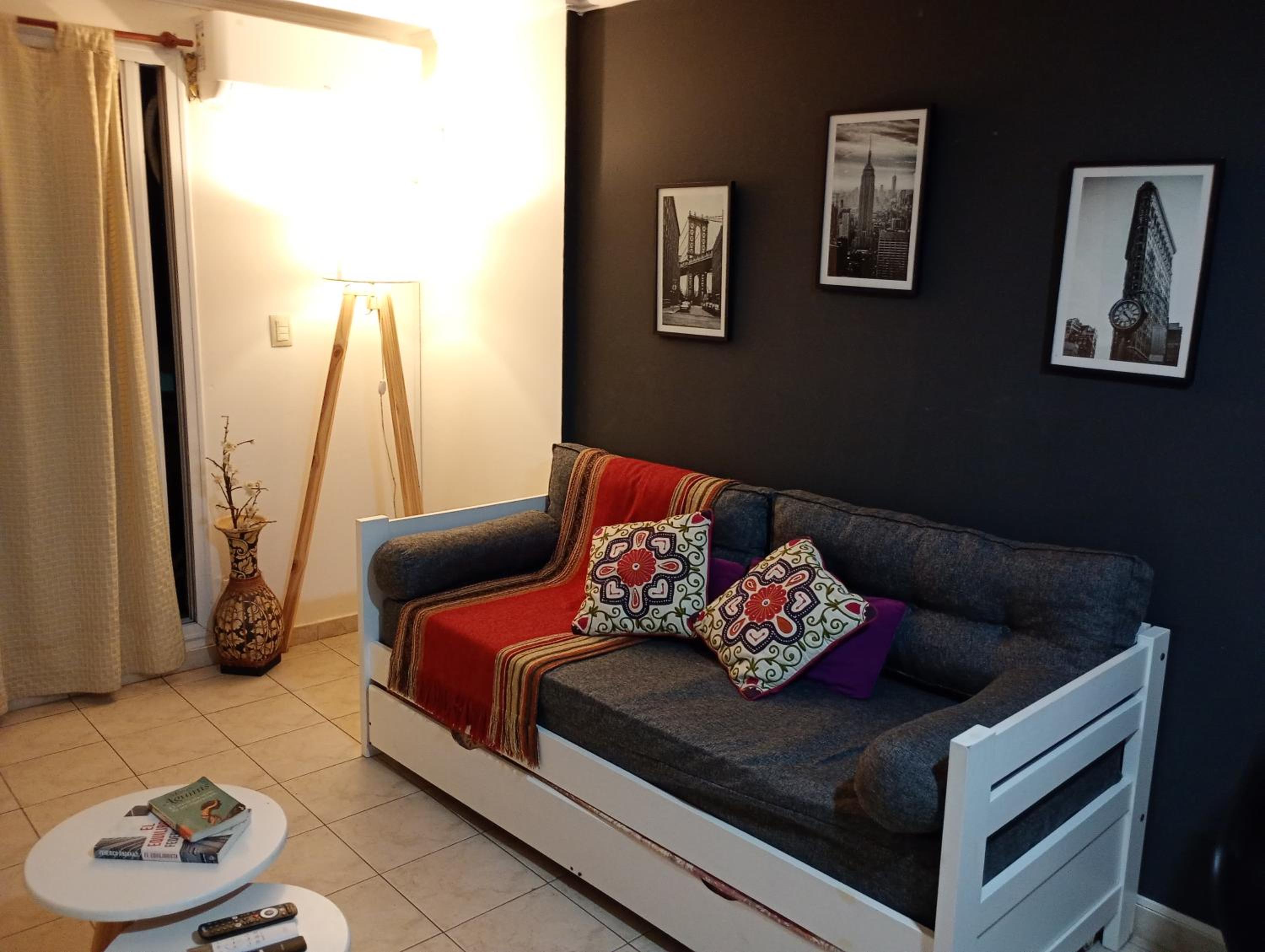 One-Bedroom Apartment photo 1