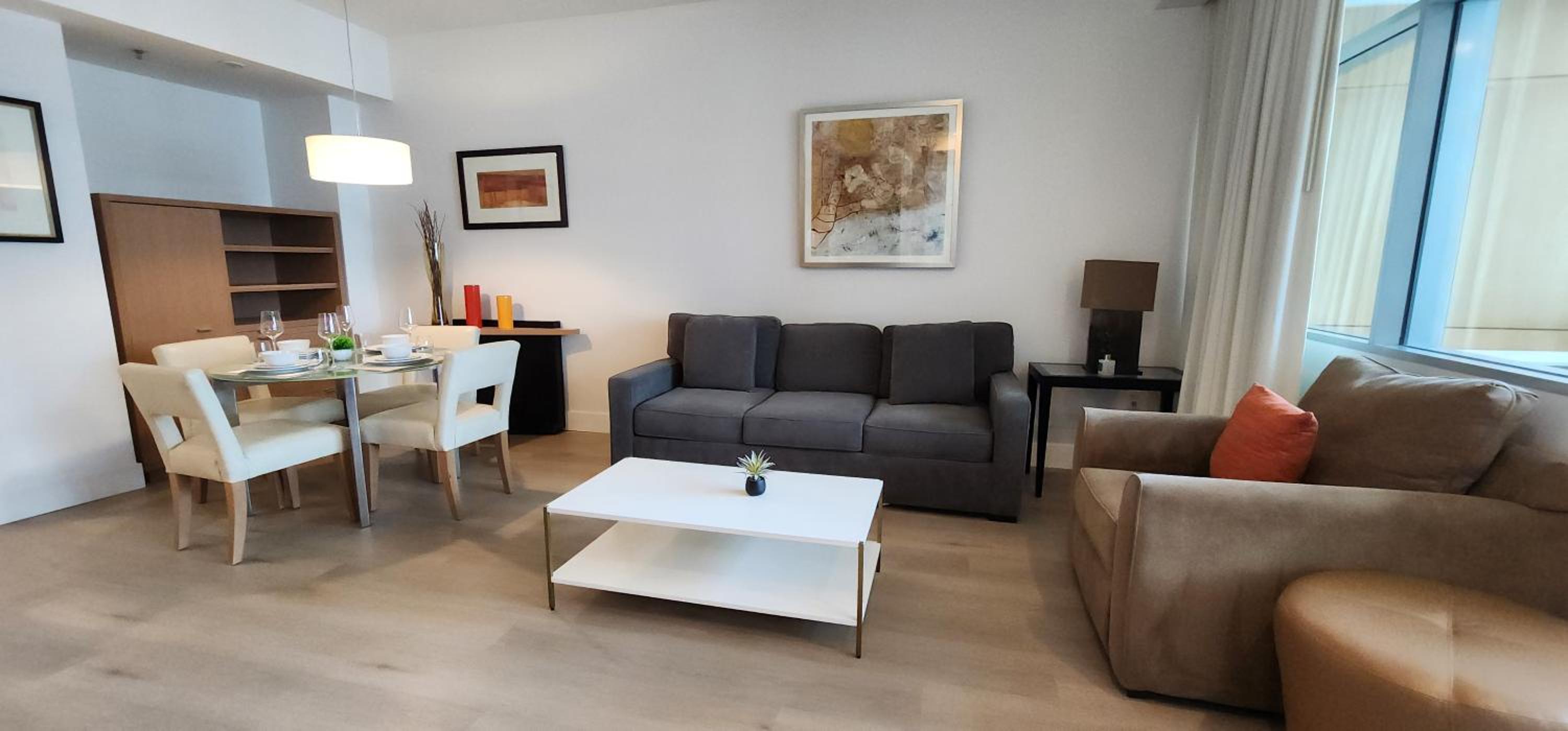 One-Bedroom Apartment photo 1