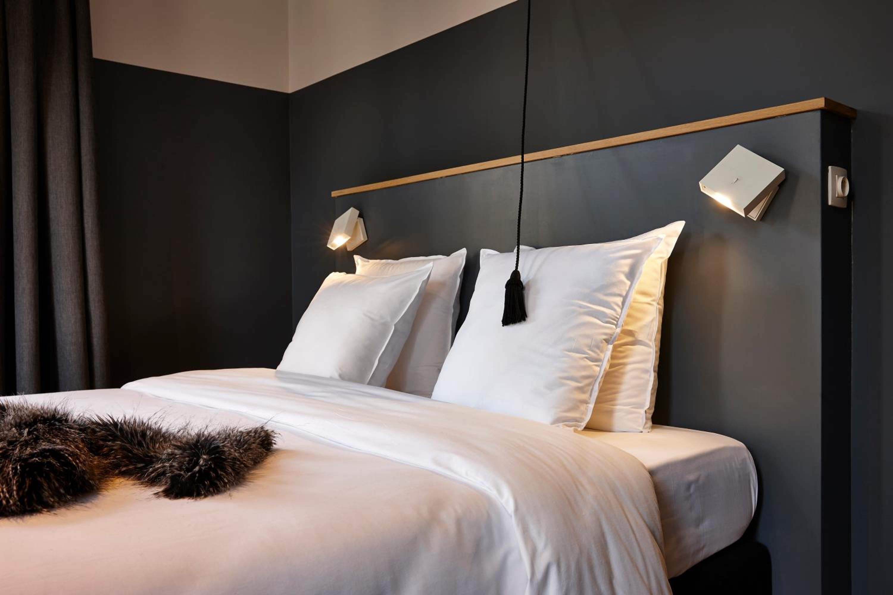 Standard Double Room with Canal View - Photo 1