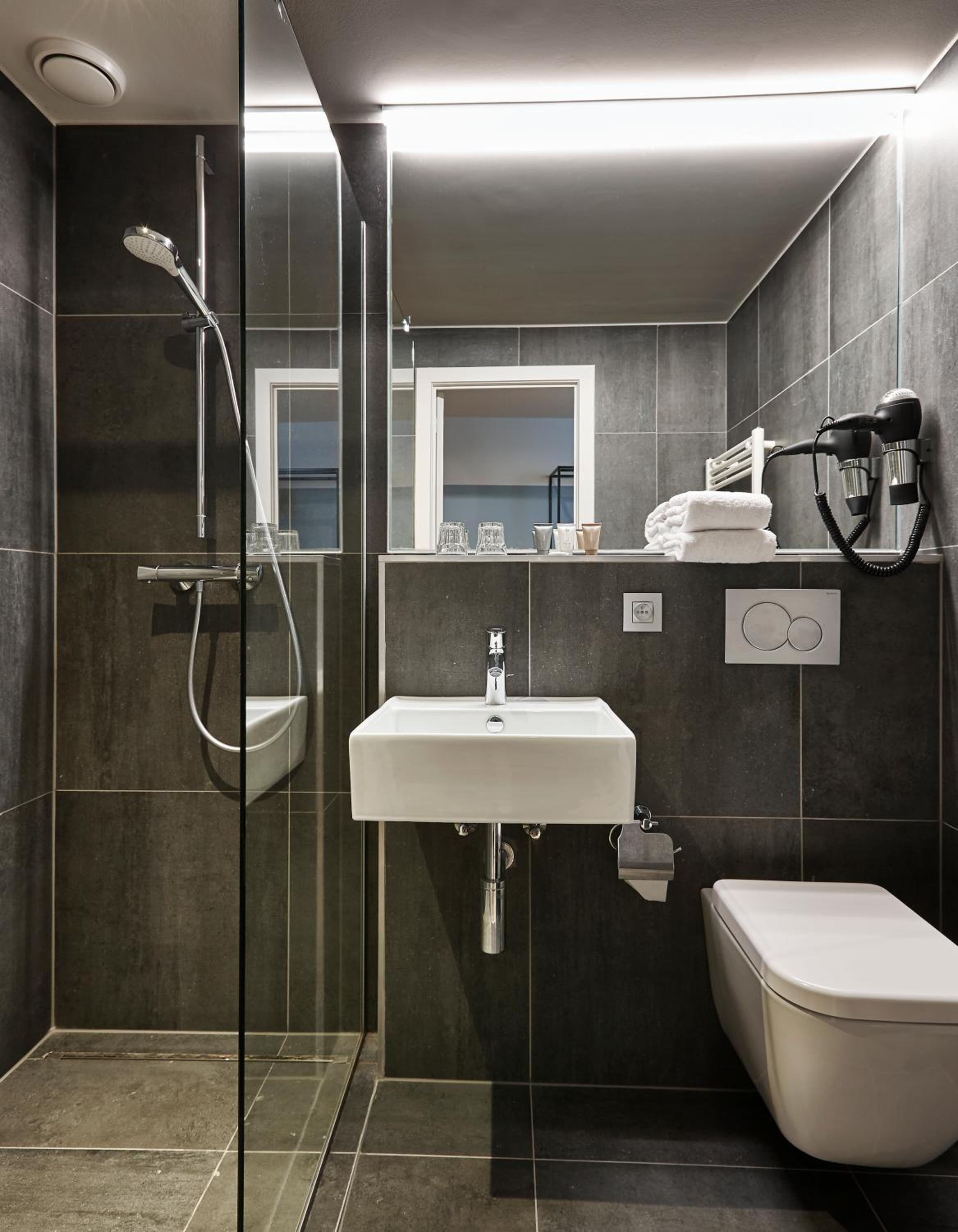 Standard Double Room - Photo 6