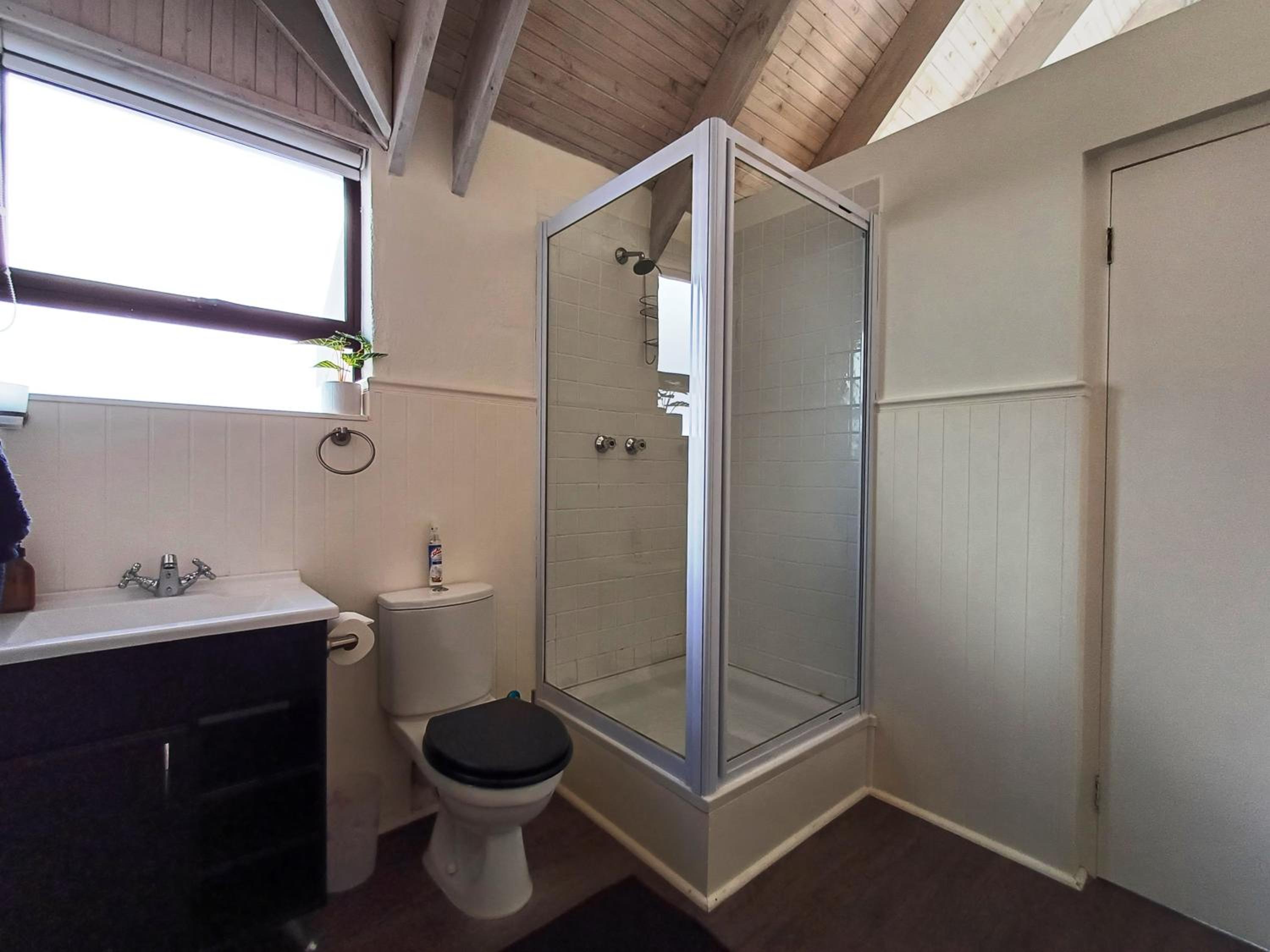 Two-Bedroom House photo 3