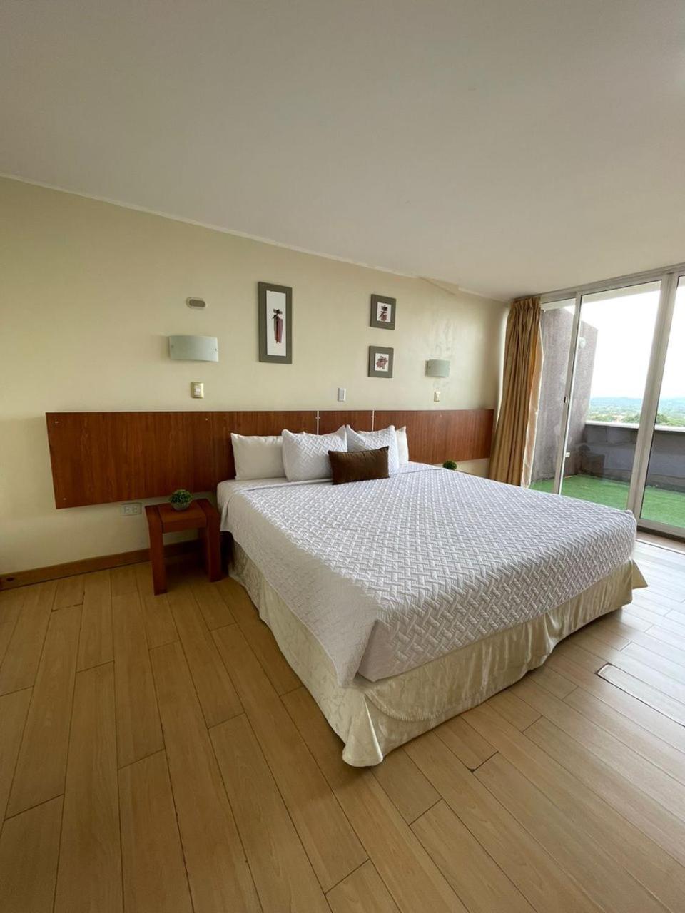 Standard Double Room photo 3