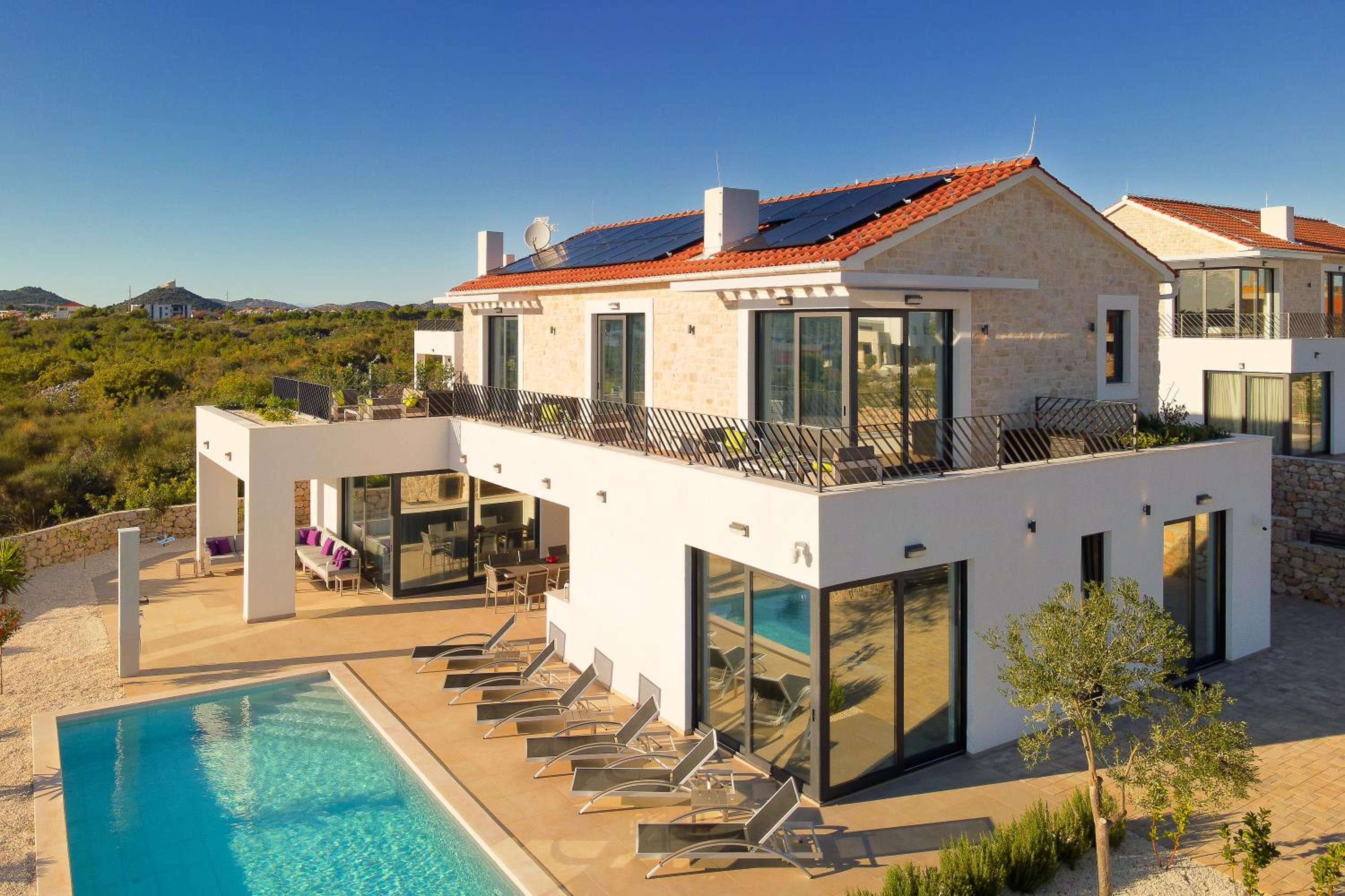 Villa photo 2