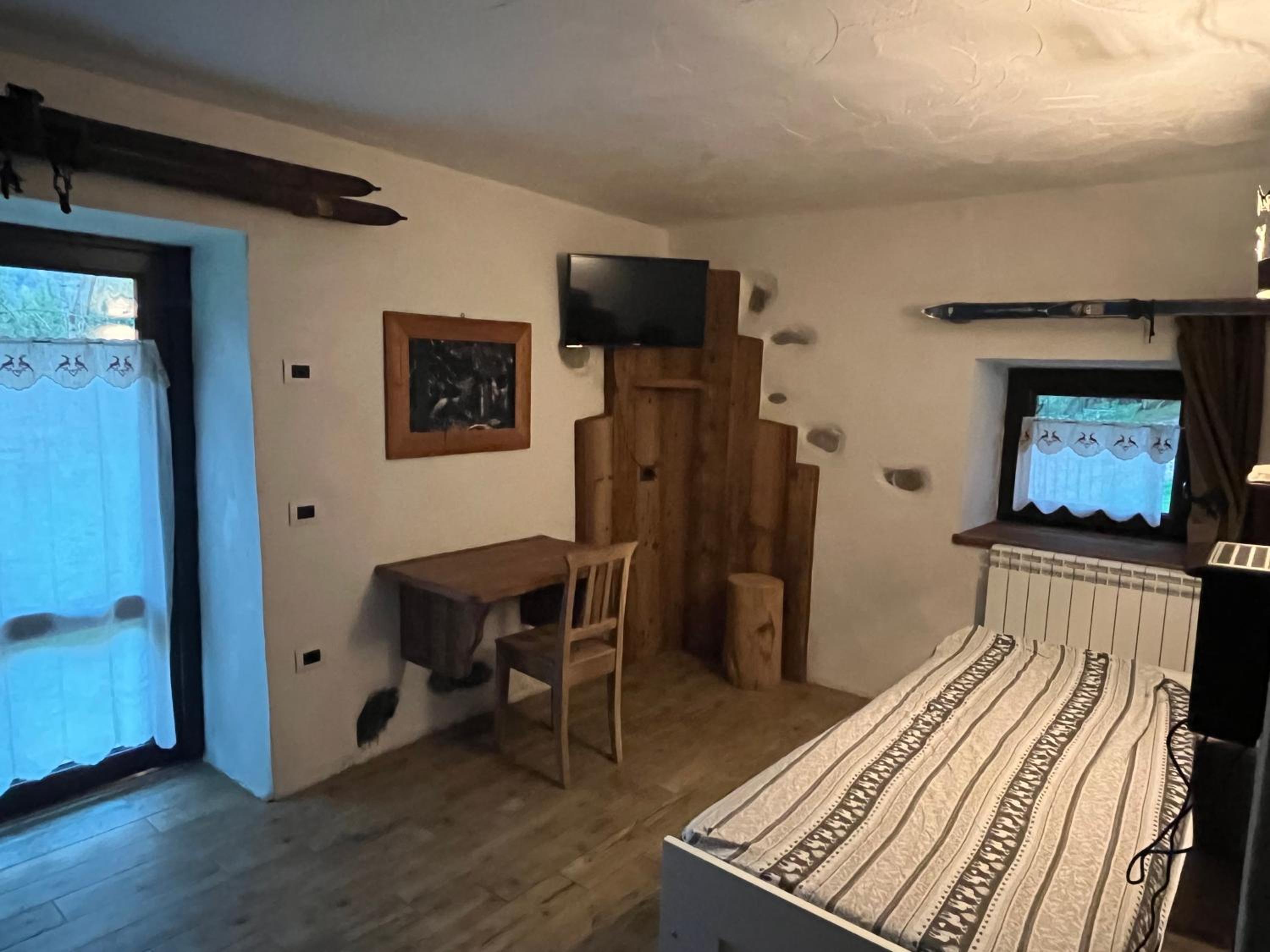 Three-Bedroom Deluxe Apartment photo 2