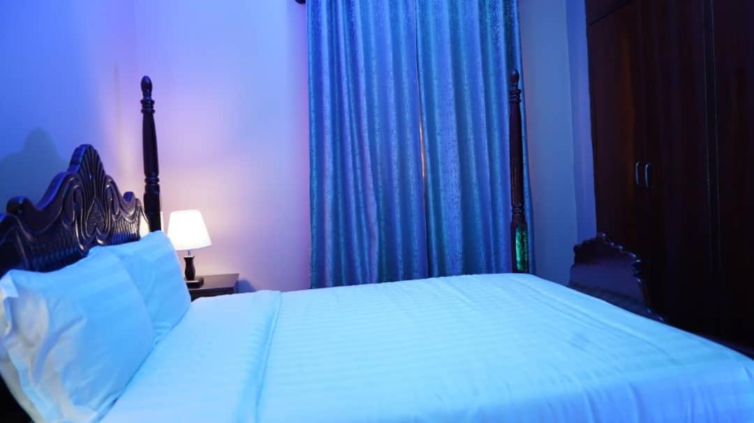 Deluxe Double Room (2 Adults + 1 Child) photo 2