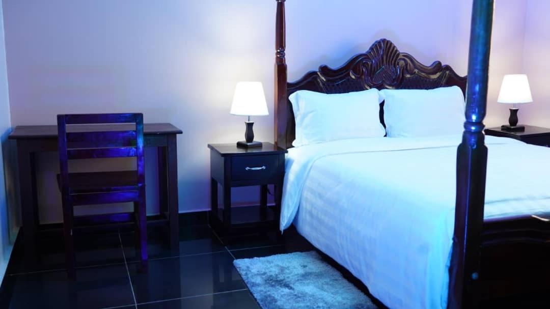 Deluxe Double Room (2 Adults + 1 Child) photo 3