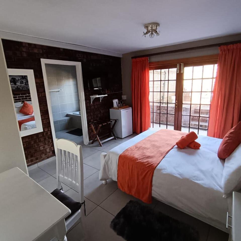 Deluxe Queen Room photo 3