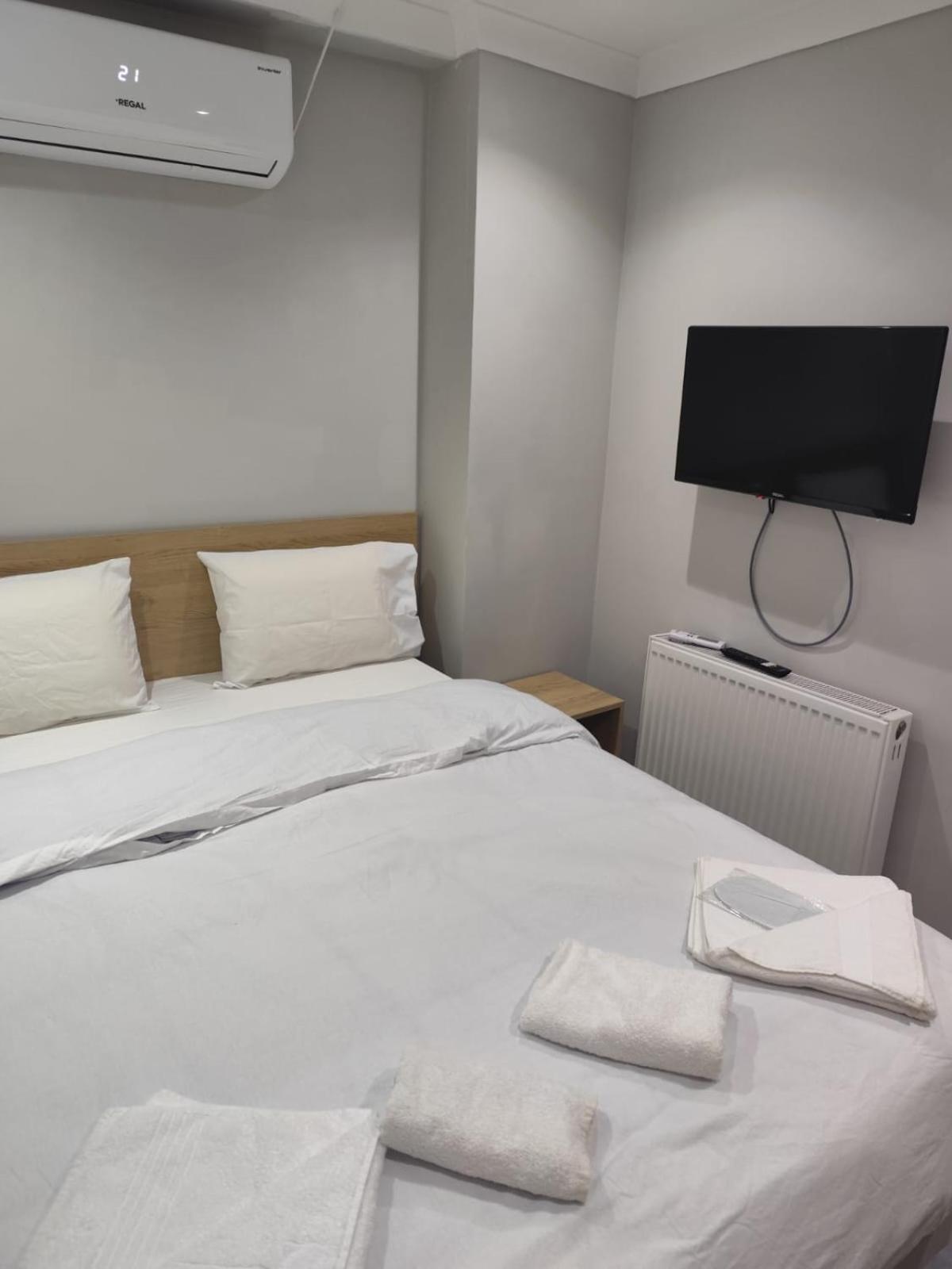 Budget Double Room photo 2