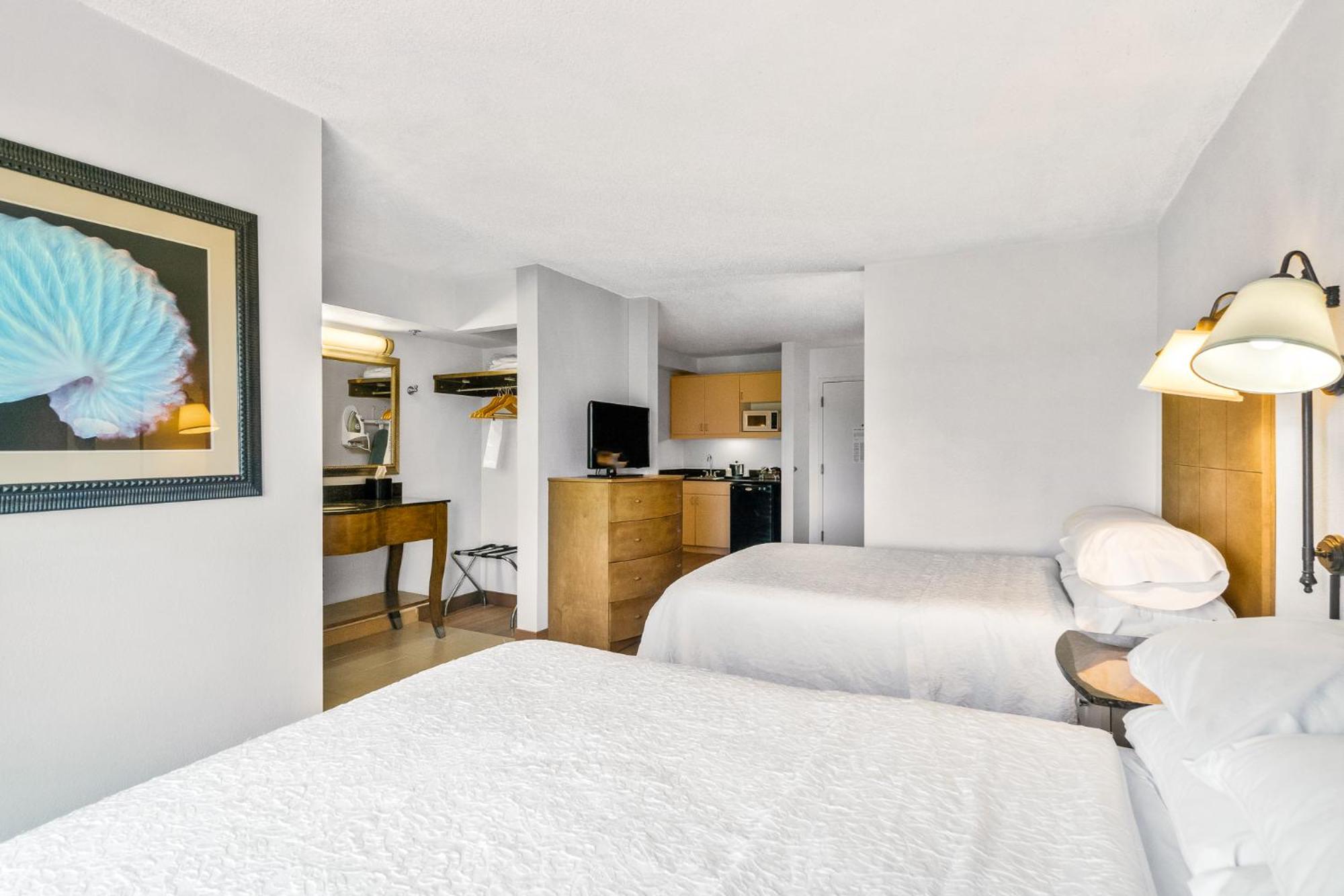 Double Room with Two Double Beds - Non-Smoking - Photo 6