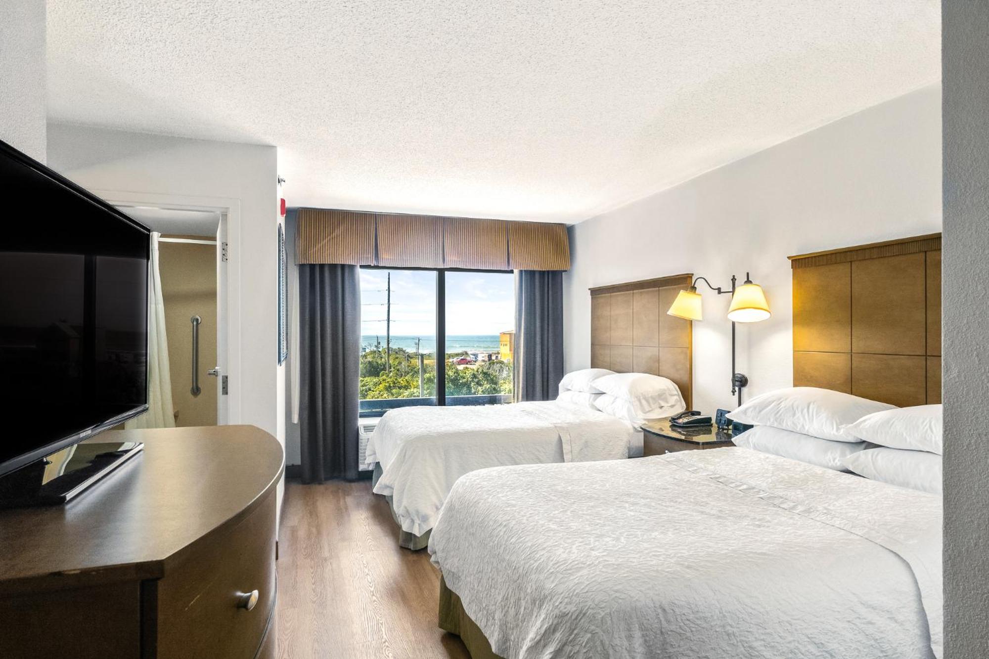 Double Room with Two Double Beds - Non-Smoking - Photo 3