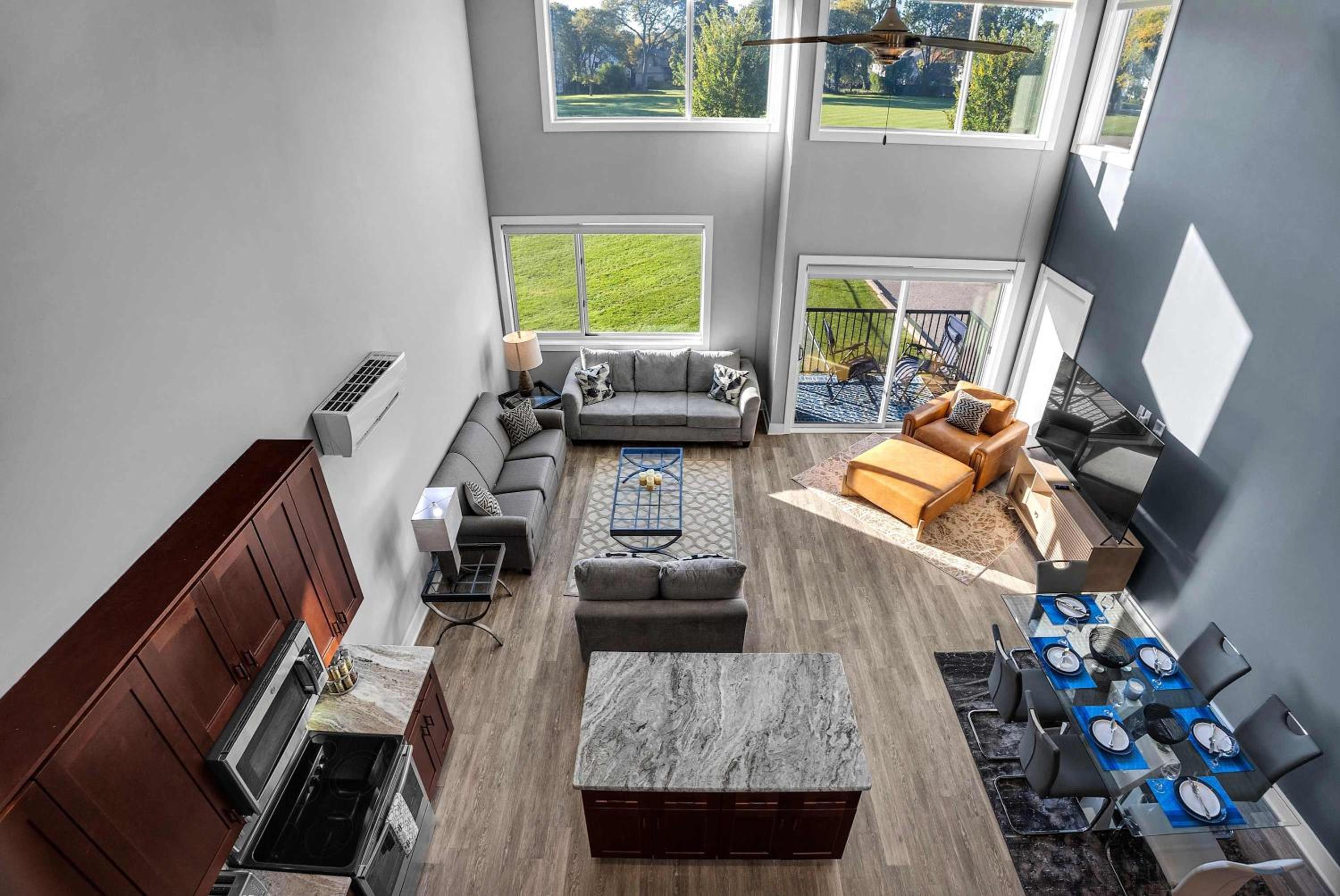 Apartment photo 2