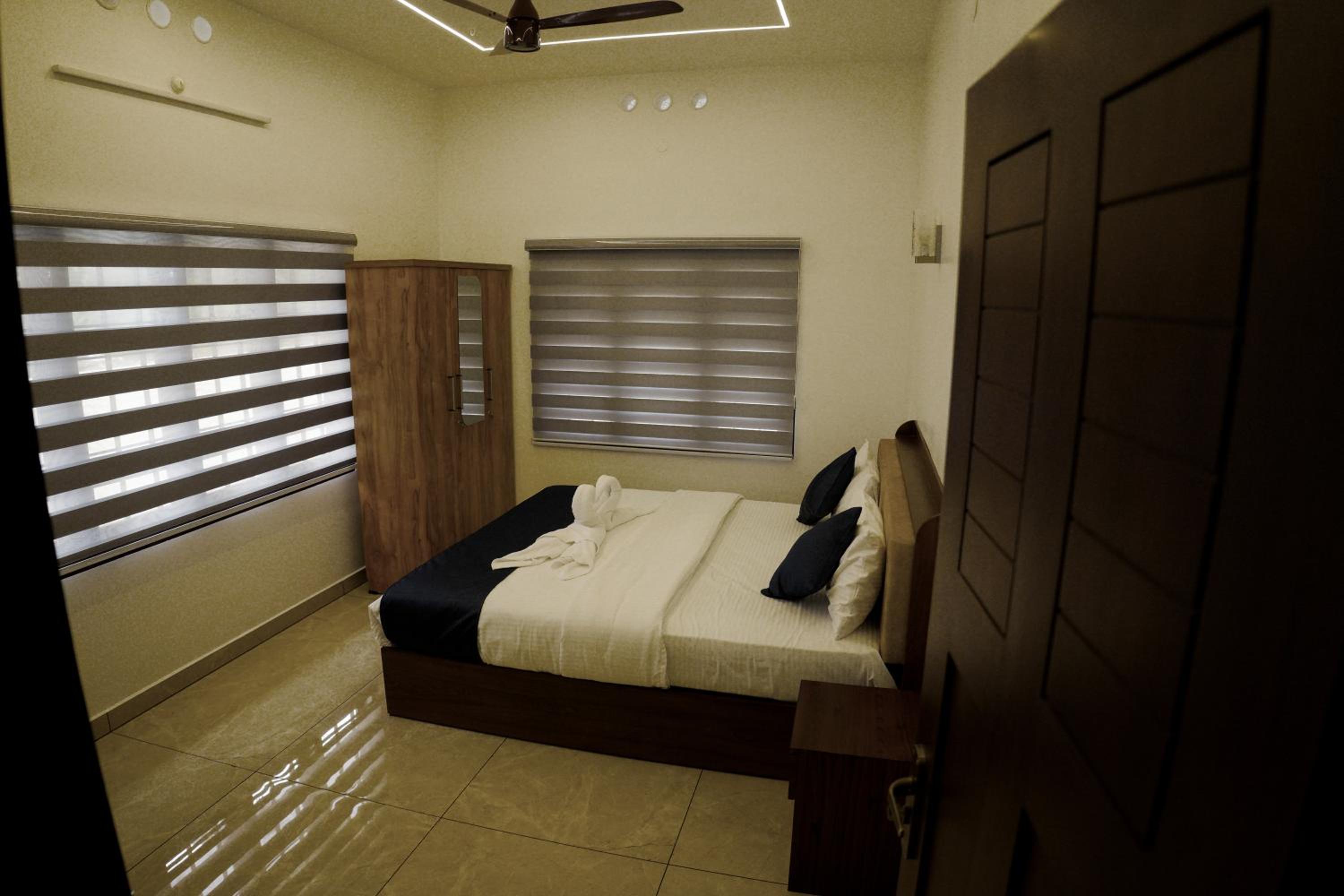 Deluxe Double Room with Balcony photo 1