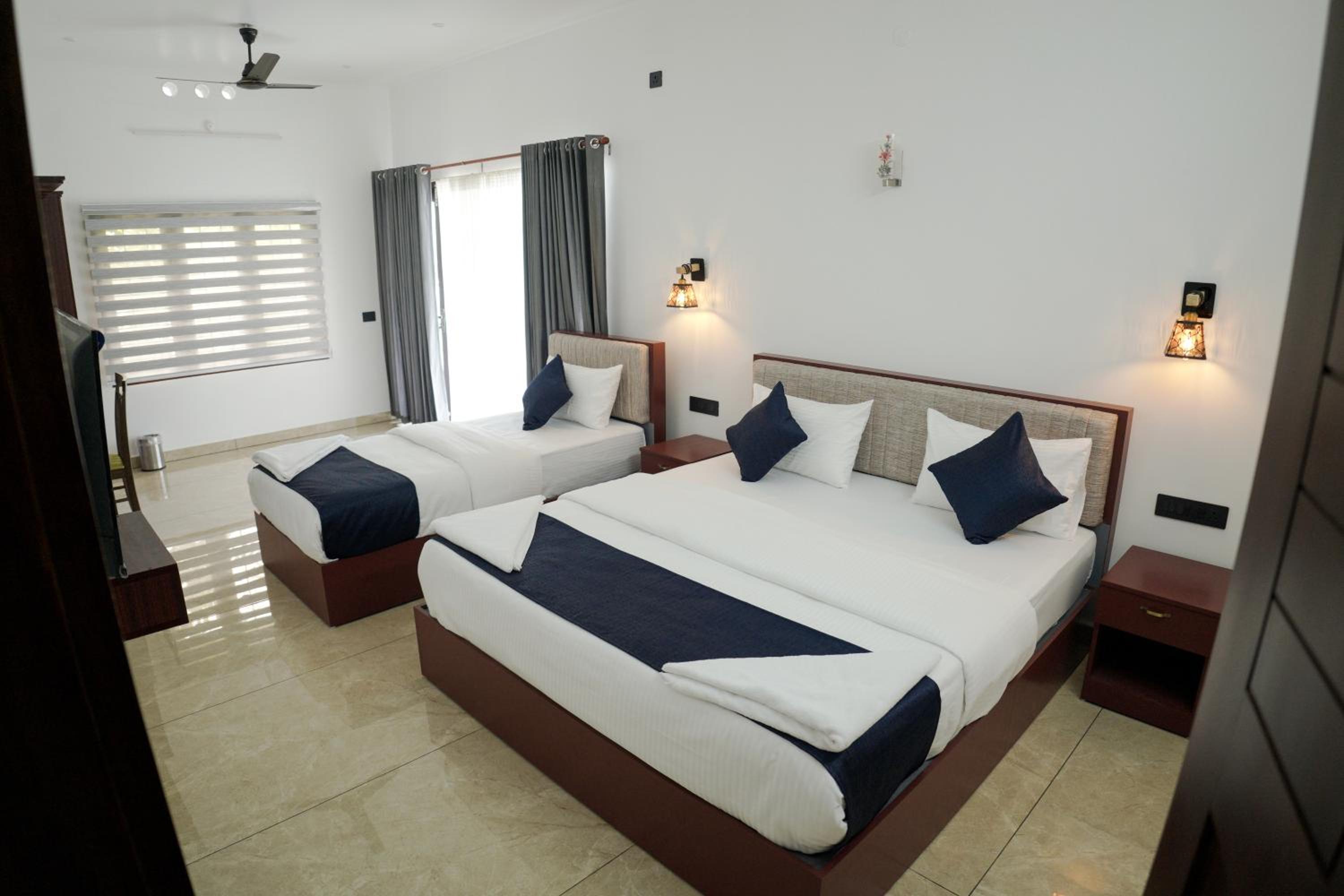 Family Room with Balcony photo 1