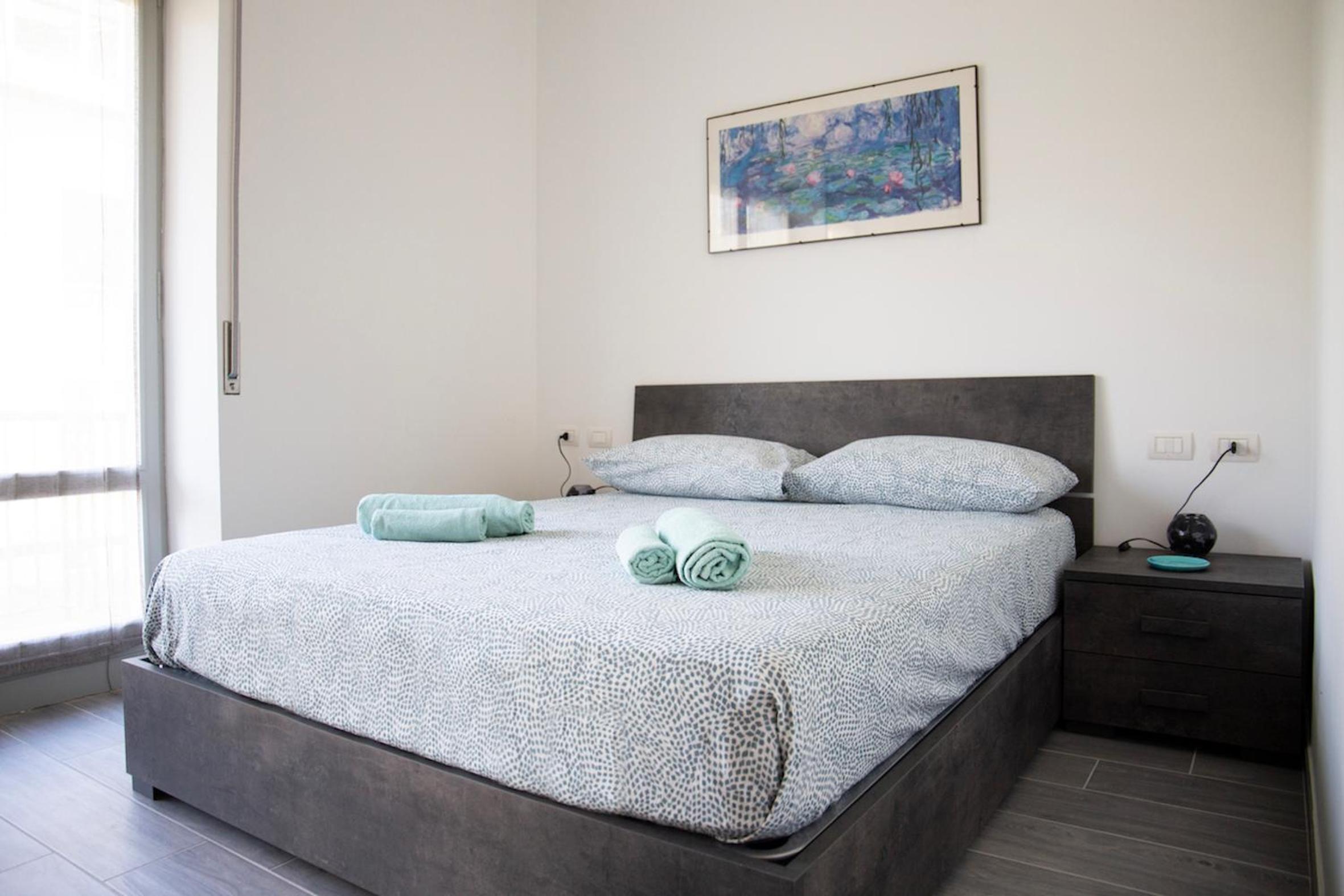One-Bedroom Apartment photo 1