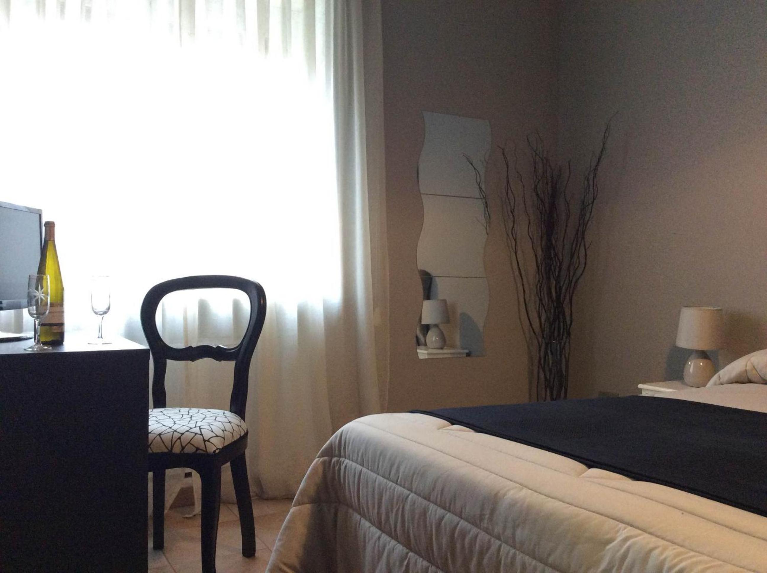 Standard Double Room photo 3