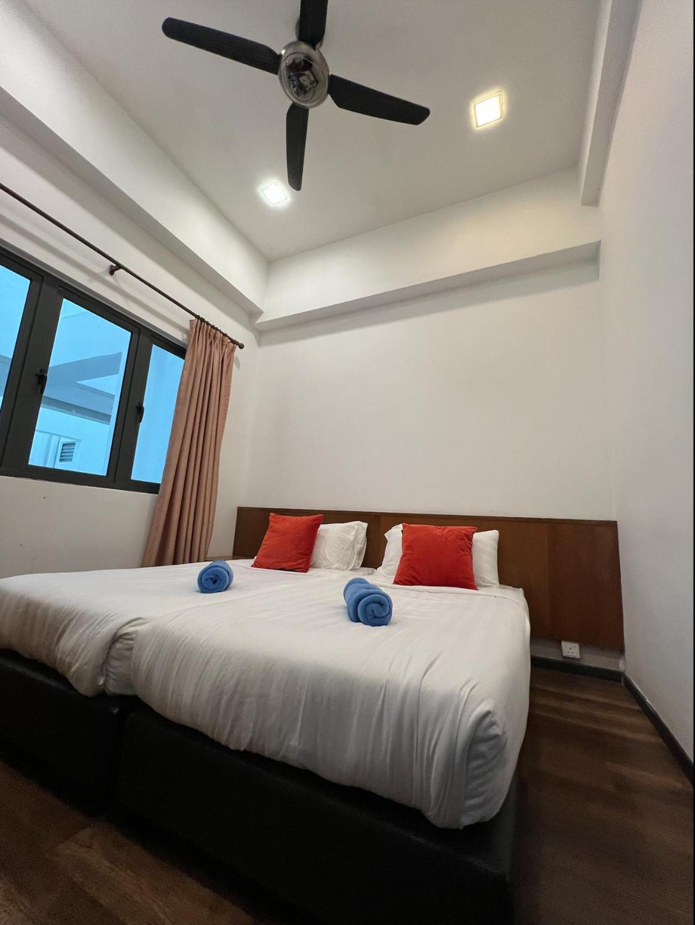 Apartment with Balcony photo 1