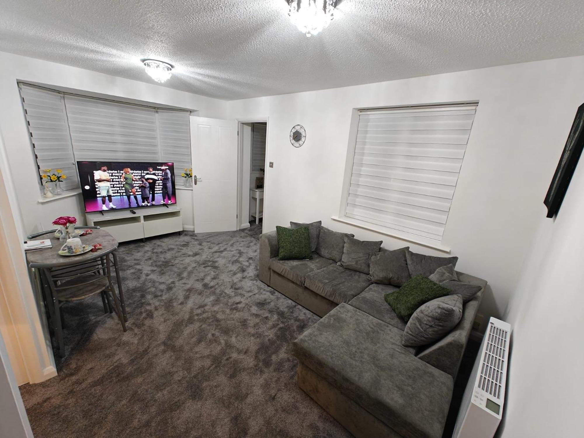 One-Bedroom House photo 1