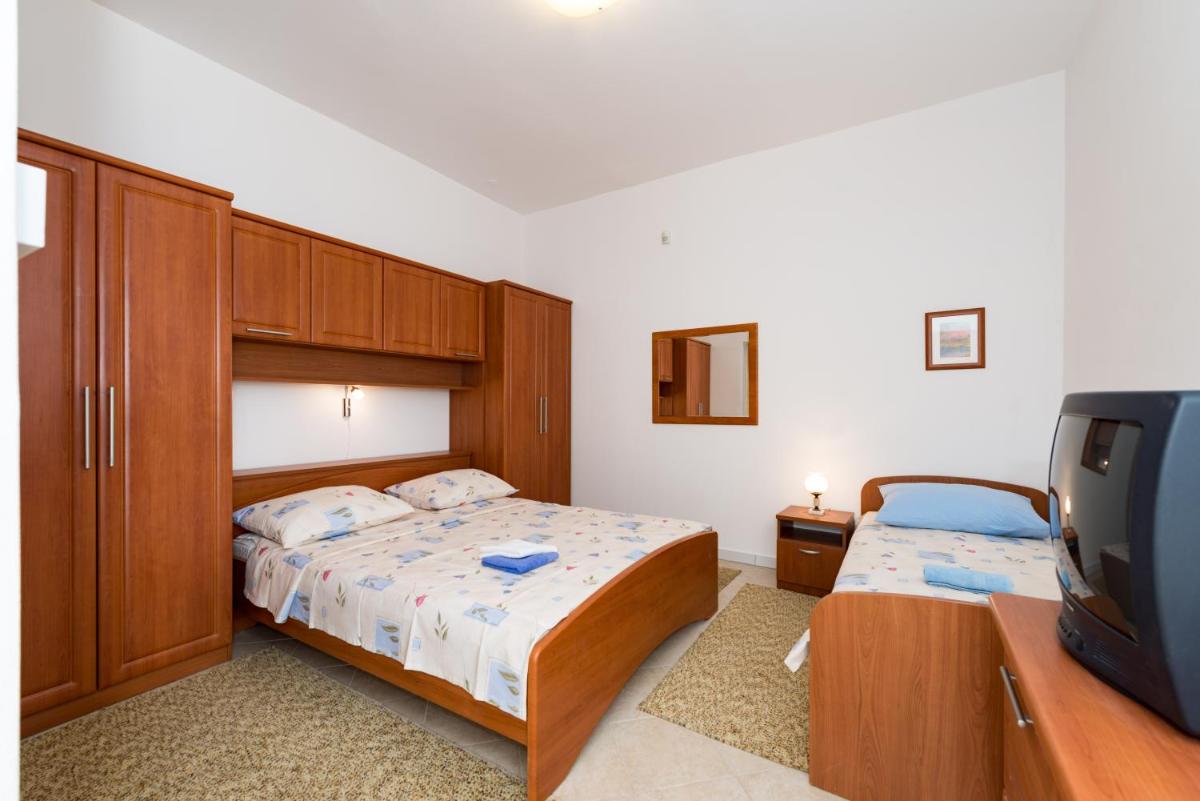Apartment with Terrace photo 2